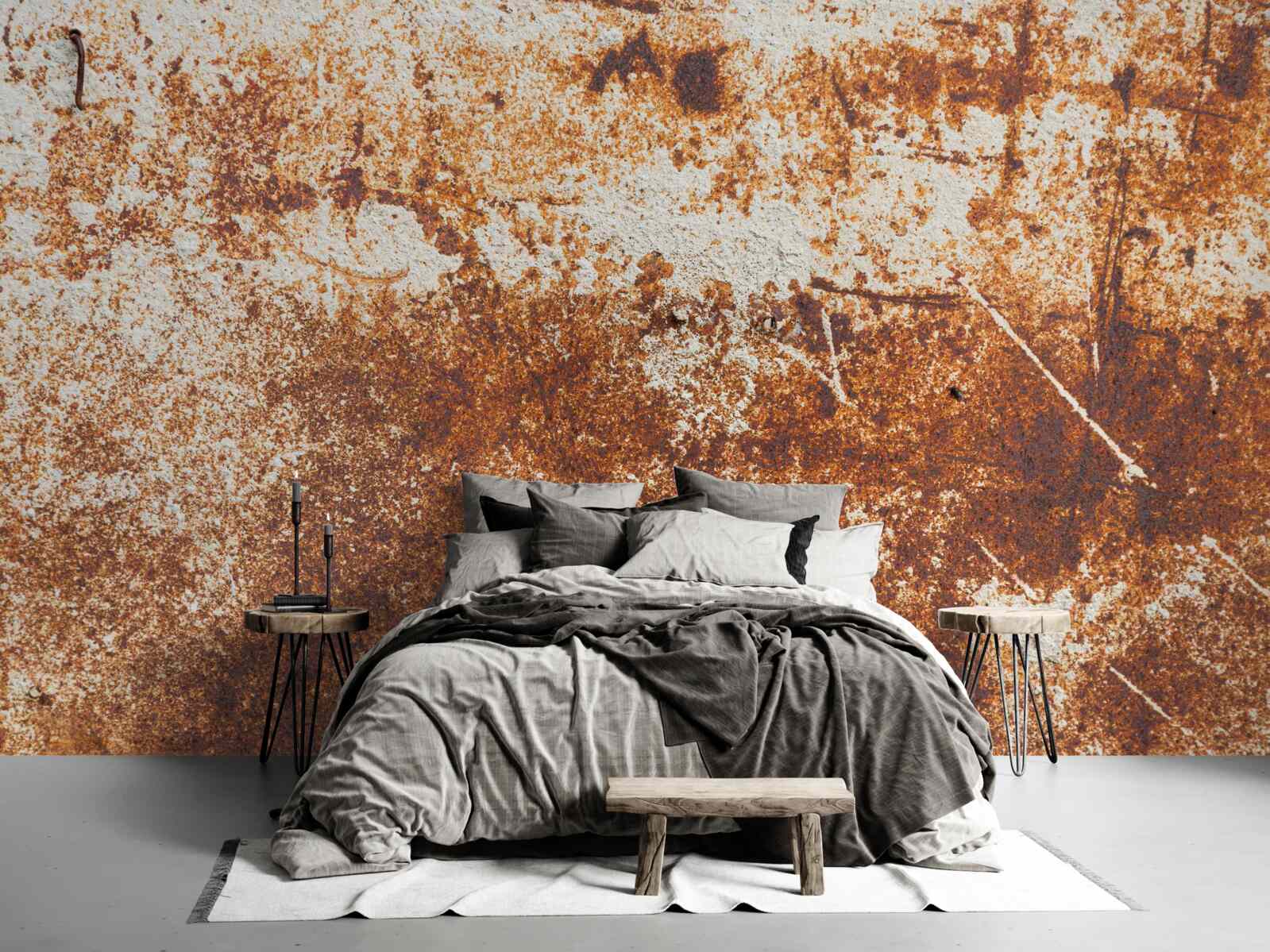 Fototapeta ošarpaná stena natretá tmavými odtieňmi hrdze