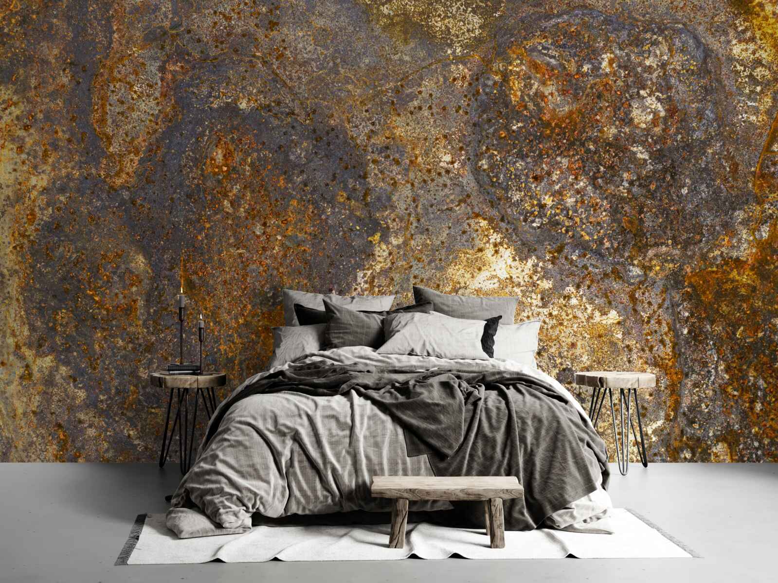 Fototapeta farba, ktorá je popraskaná a začína sa odlupovať