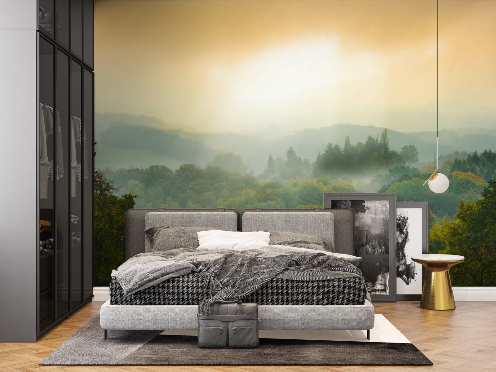 Fototapeta Nad zadymeným lesom začína svitať