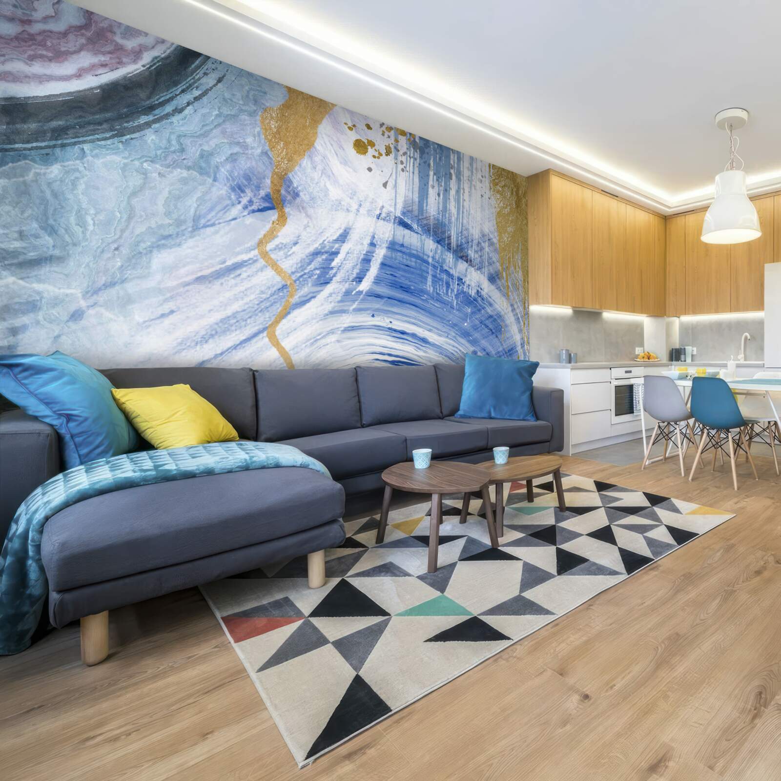 Fototapeta hnedé prúdy na pozadí modrých škvŕn