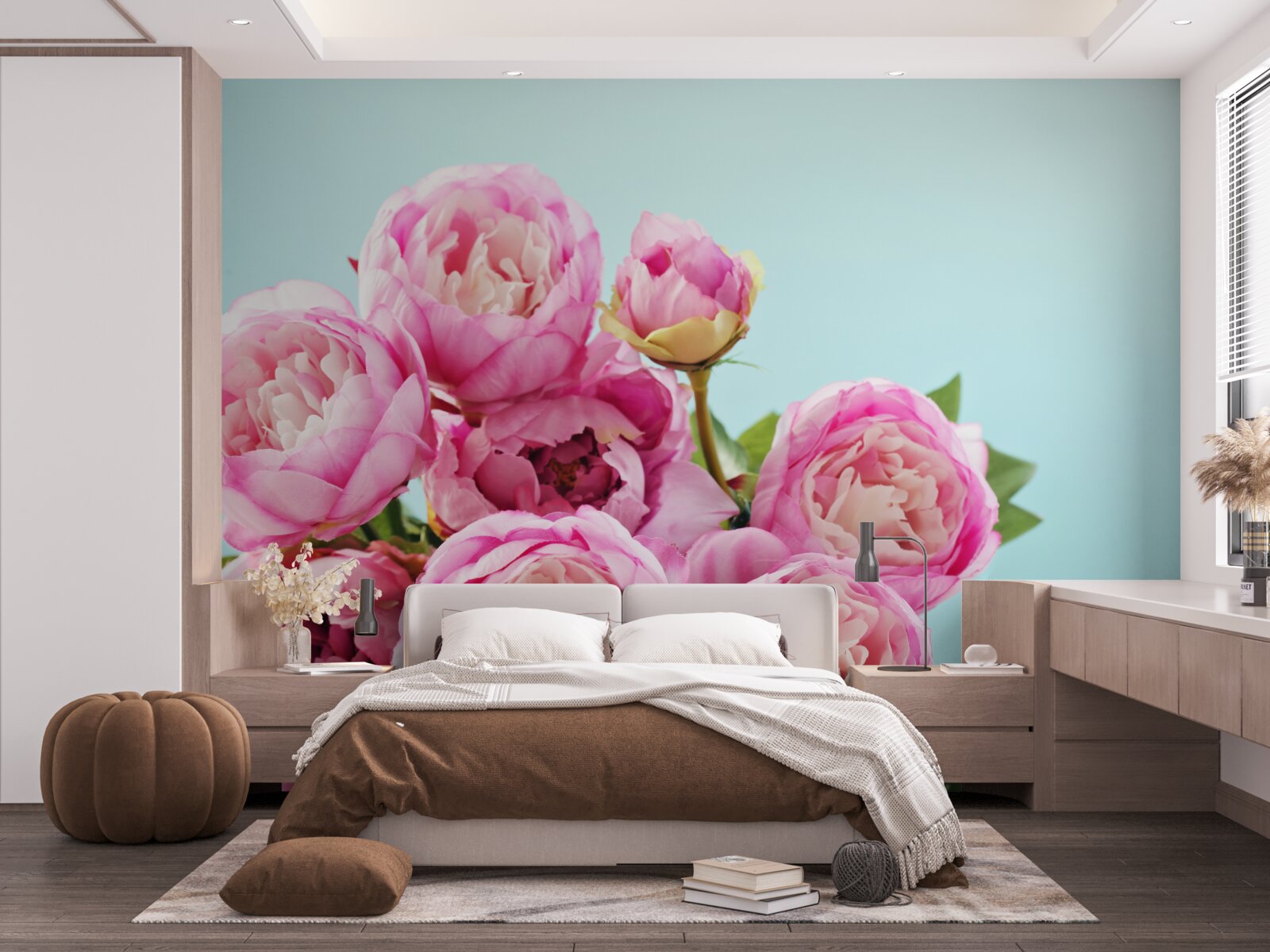 Fototapeta ružový kvet podobný pivonke na modrom podklade