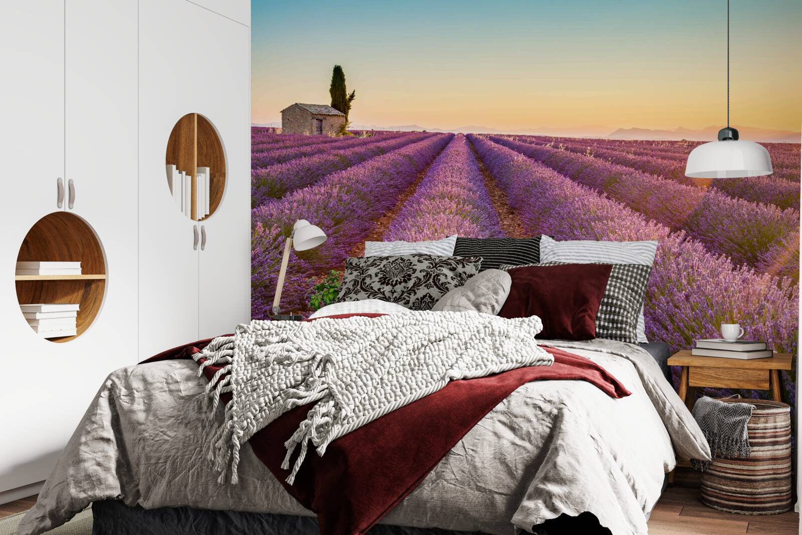 Fototapeta Nad levanduľovým poľom začalo svitať