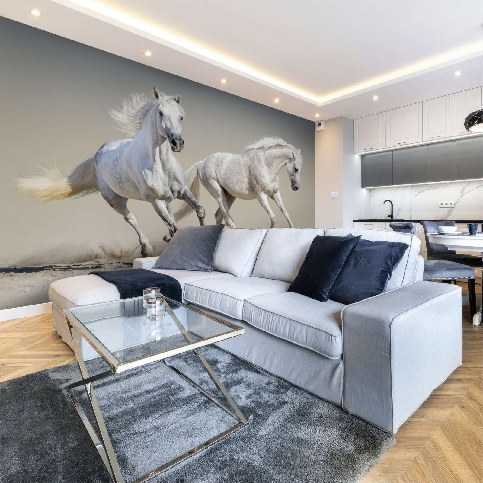 Fototapeta na pieskovom povrchu sa preháňajú dva ľahké žrebce