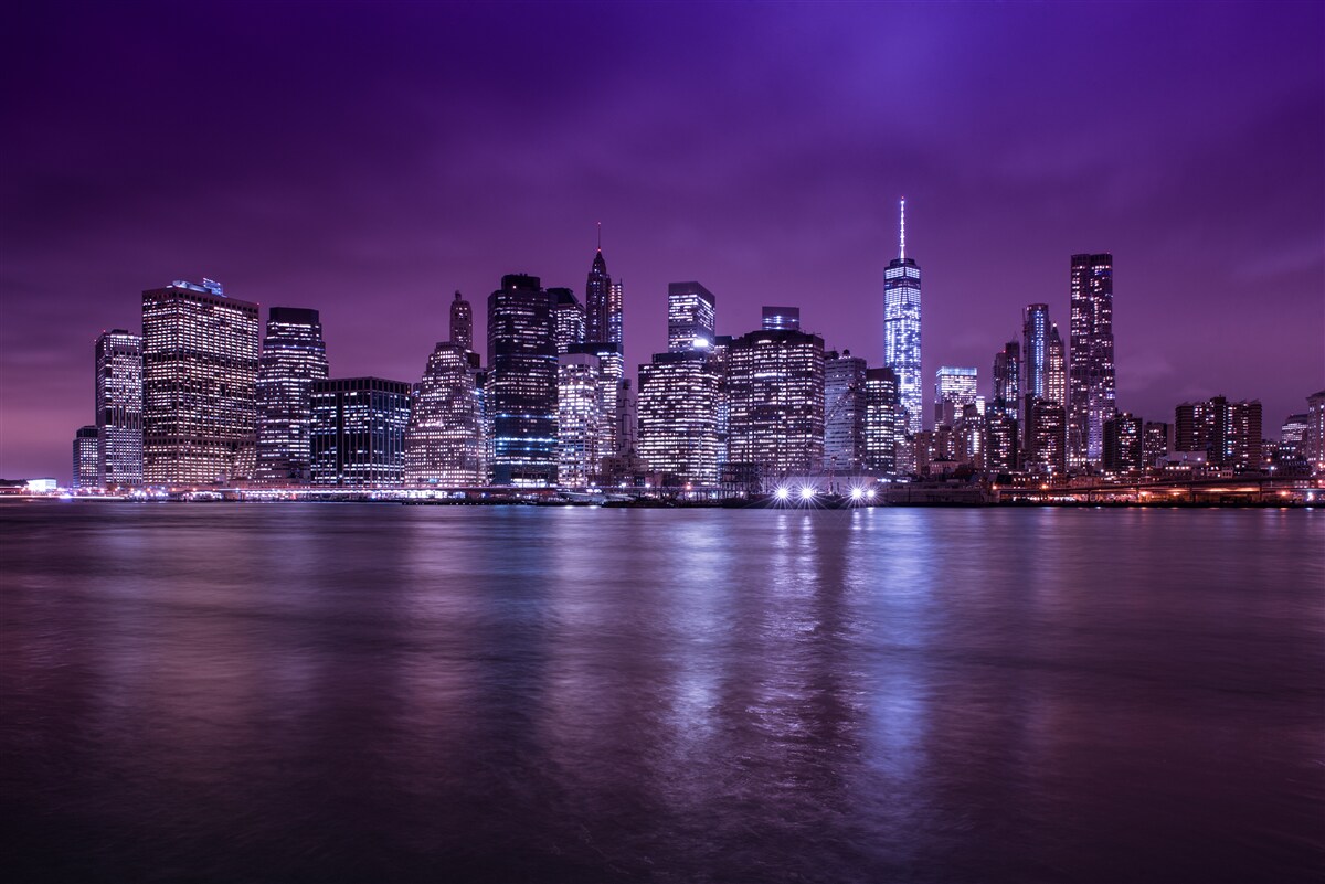 Fototapeta veľa horiacich svetiel v oknách mrakodrapov