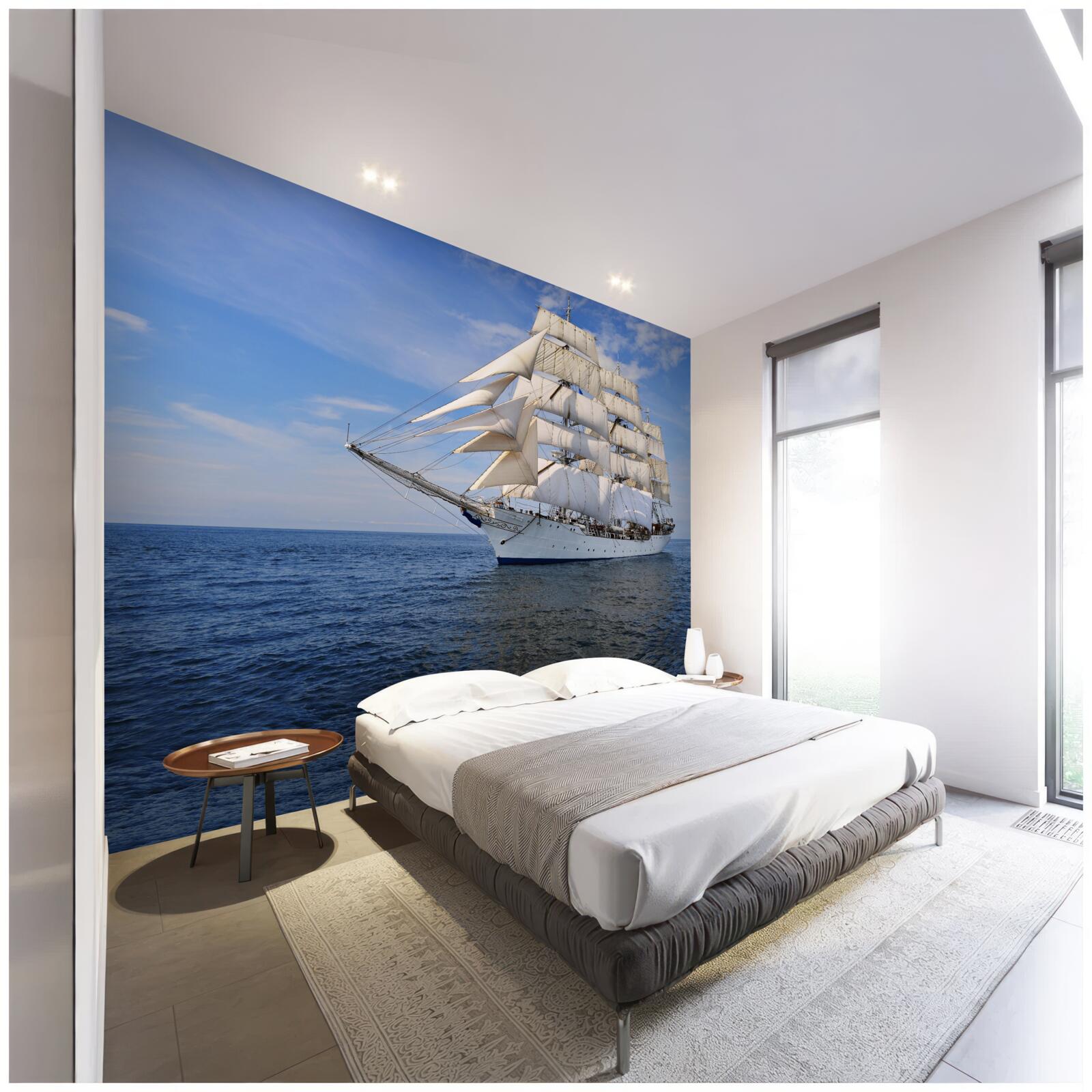 Fototapeta loď s plachtami na pokojnom mori