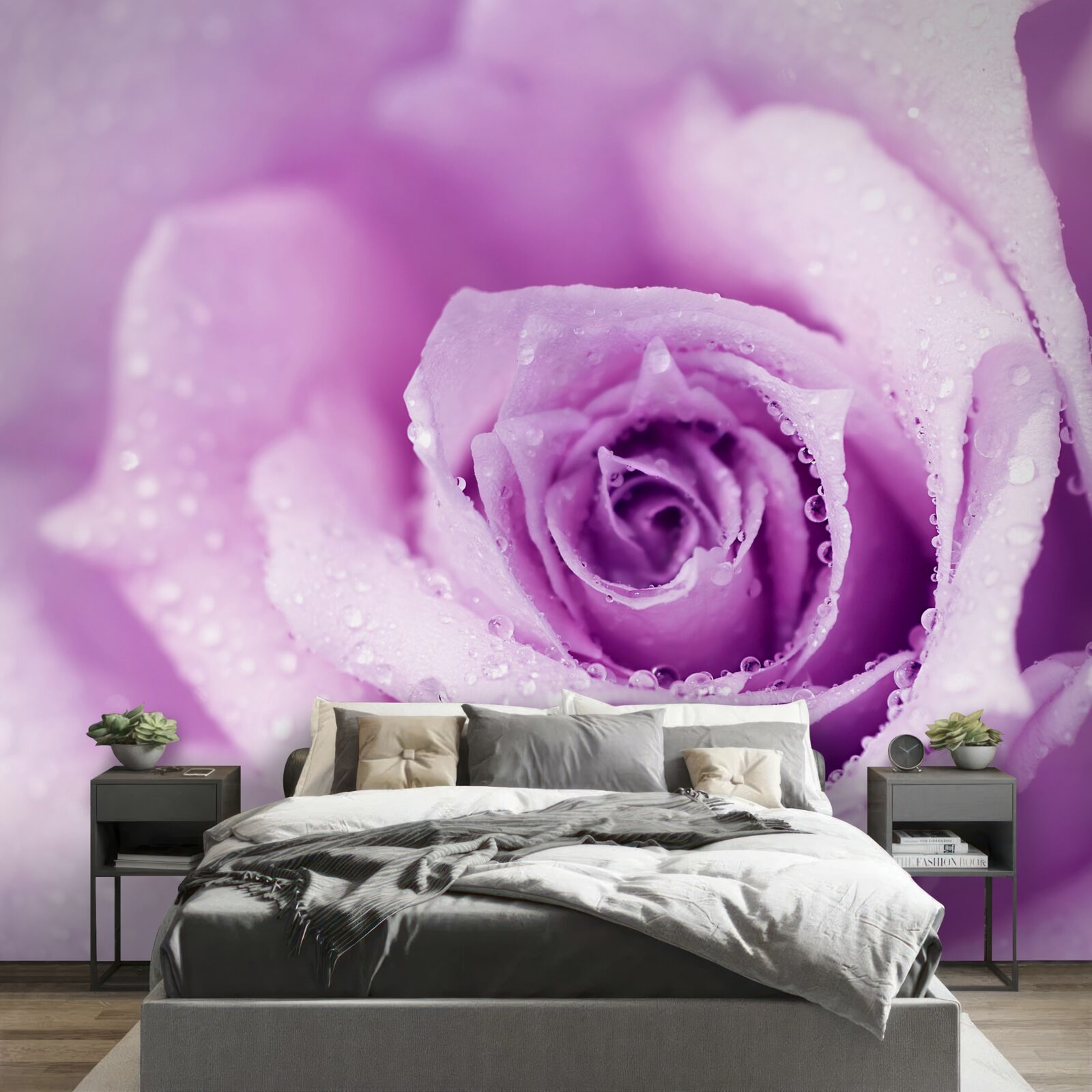 Fototapeta ruža s fialovým odtieňom po daždi