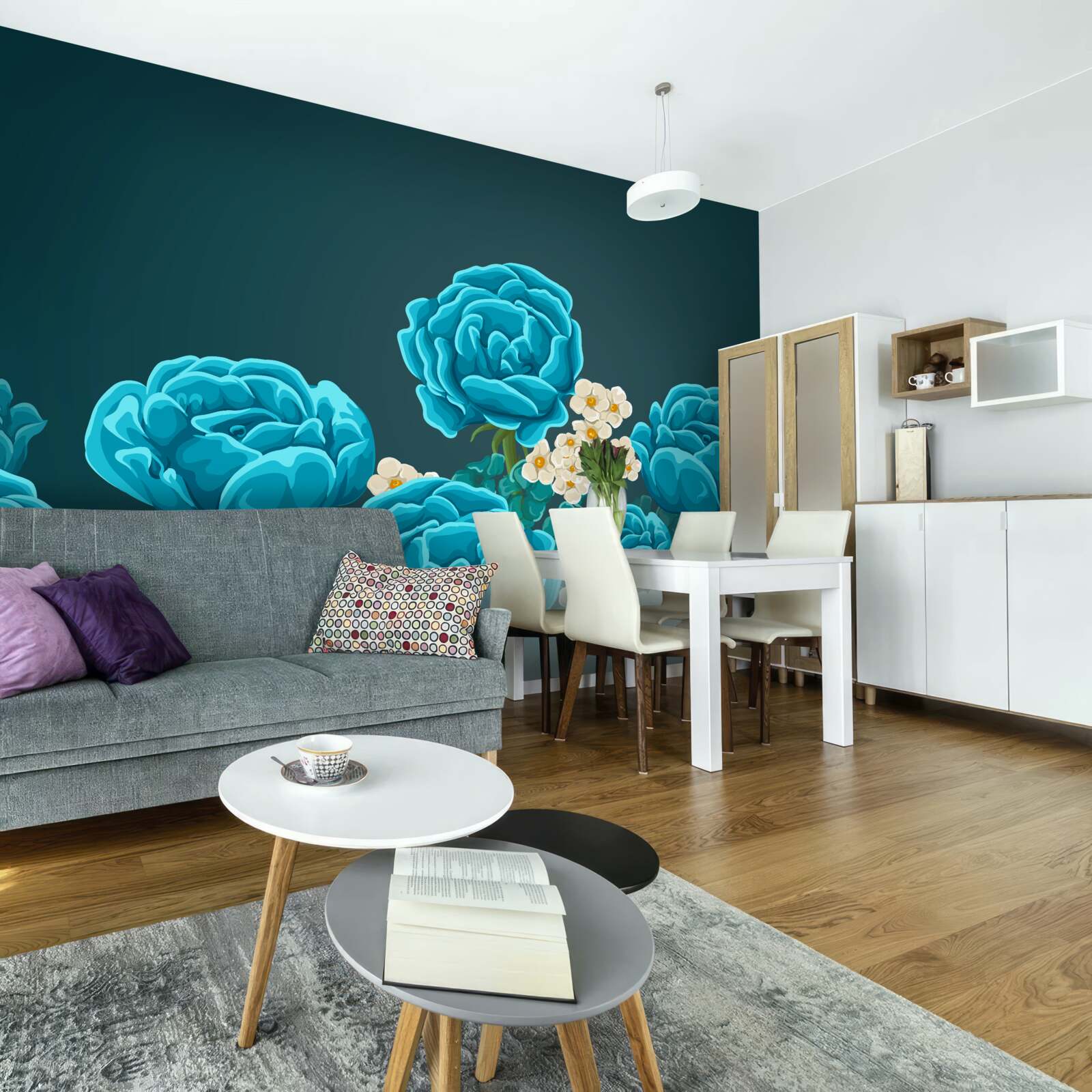 Fototapeta sedmokrásky sú snehovo biele a miniatúrne a ruže sú svetlomodré