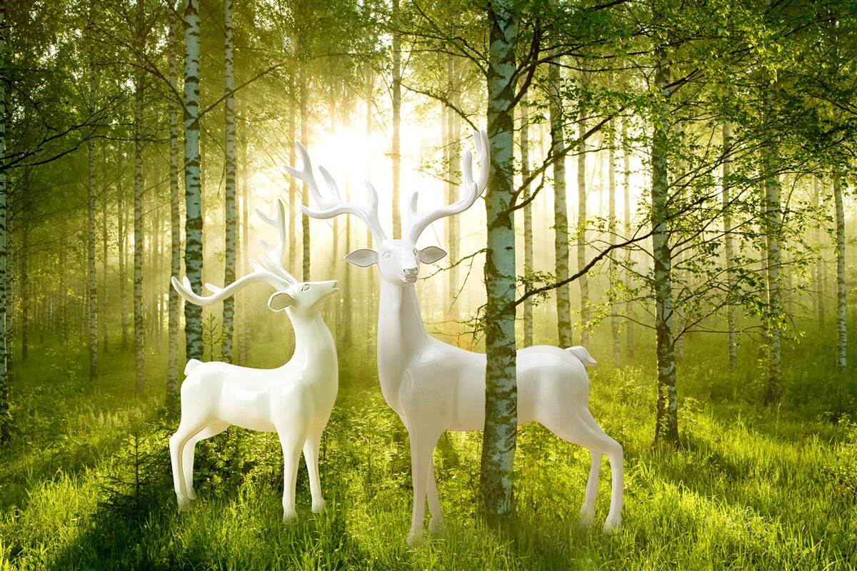 Fototapeta biely jeleň v zelenkastom lese