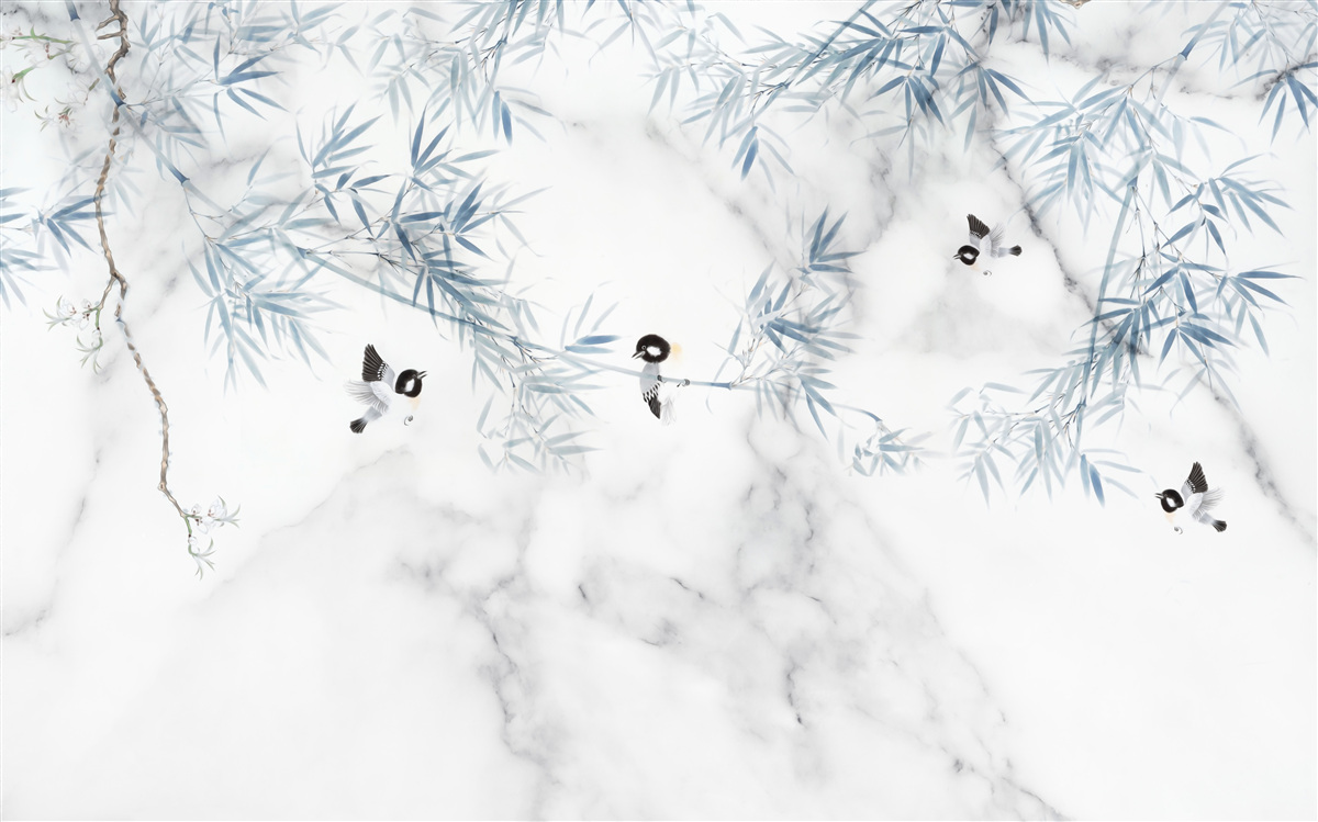 Fototapeta mramor je snehobiely, na konároch sa drobia vtáky
