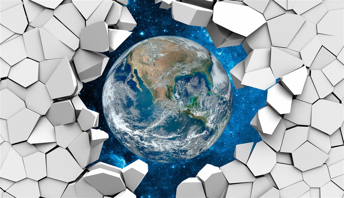 Fototapeta pohľad na areál cez rozbitú stenu