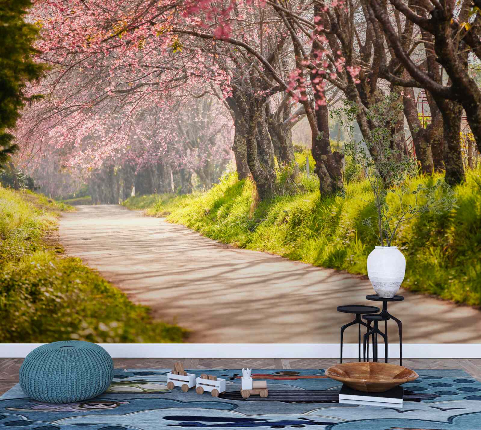 Fototapeta stromy kvitnúce pozdĺž tichej diaľnice