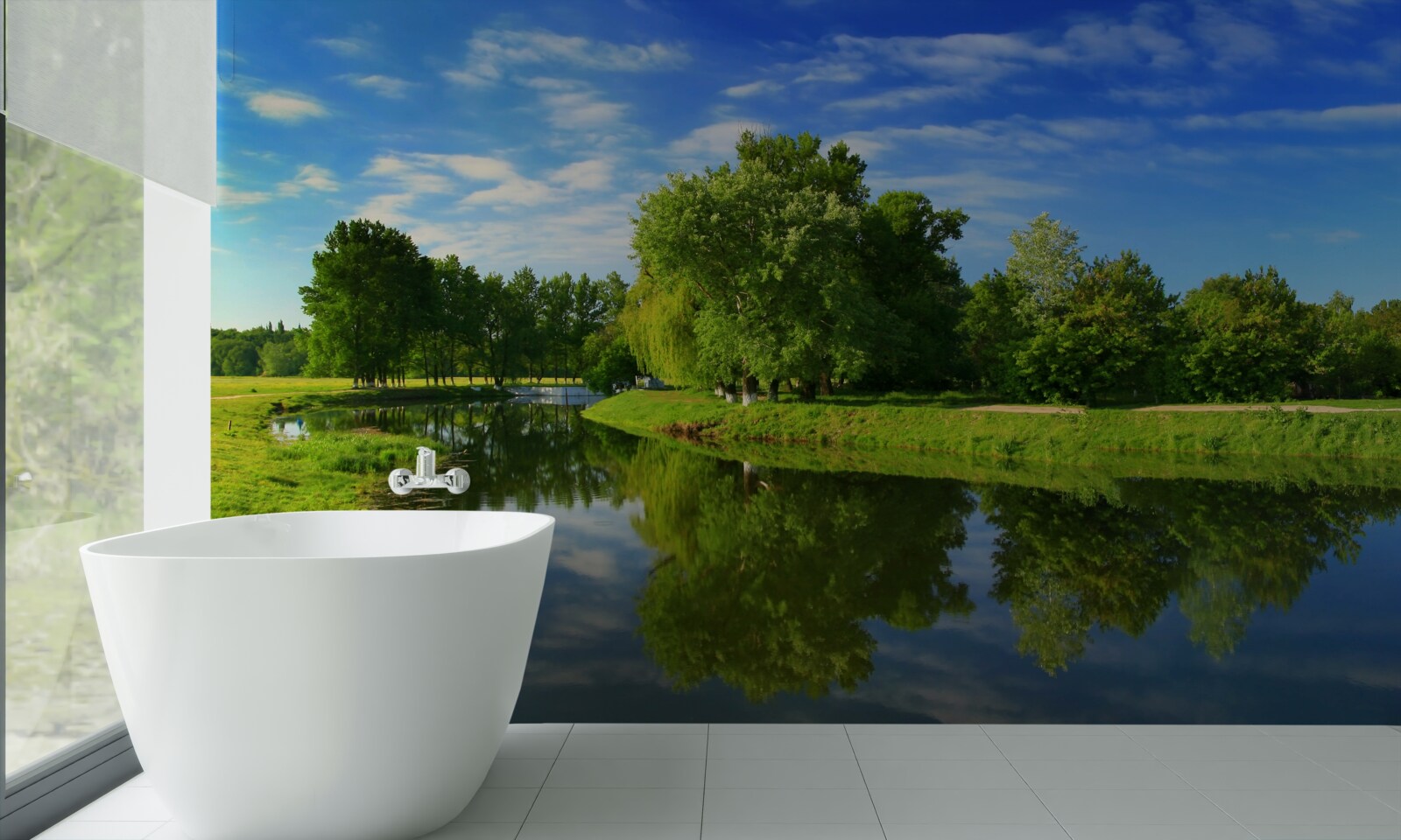 Fototapeta rieka je obklopená stromami