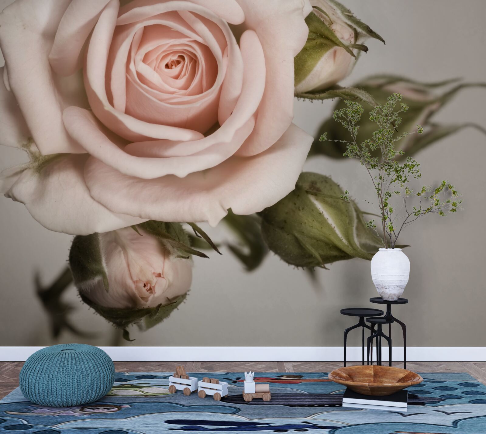 Fototapeta ruža v odtieni púdrovej ružovej a jej kvetné puky