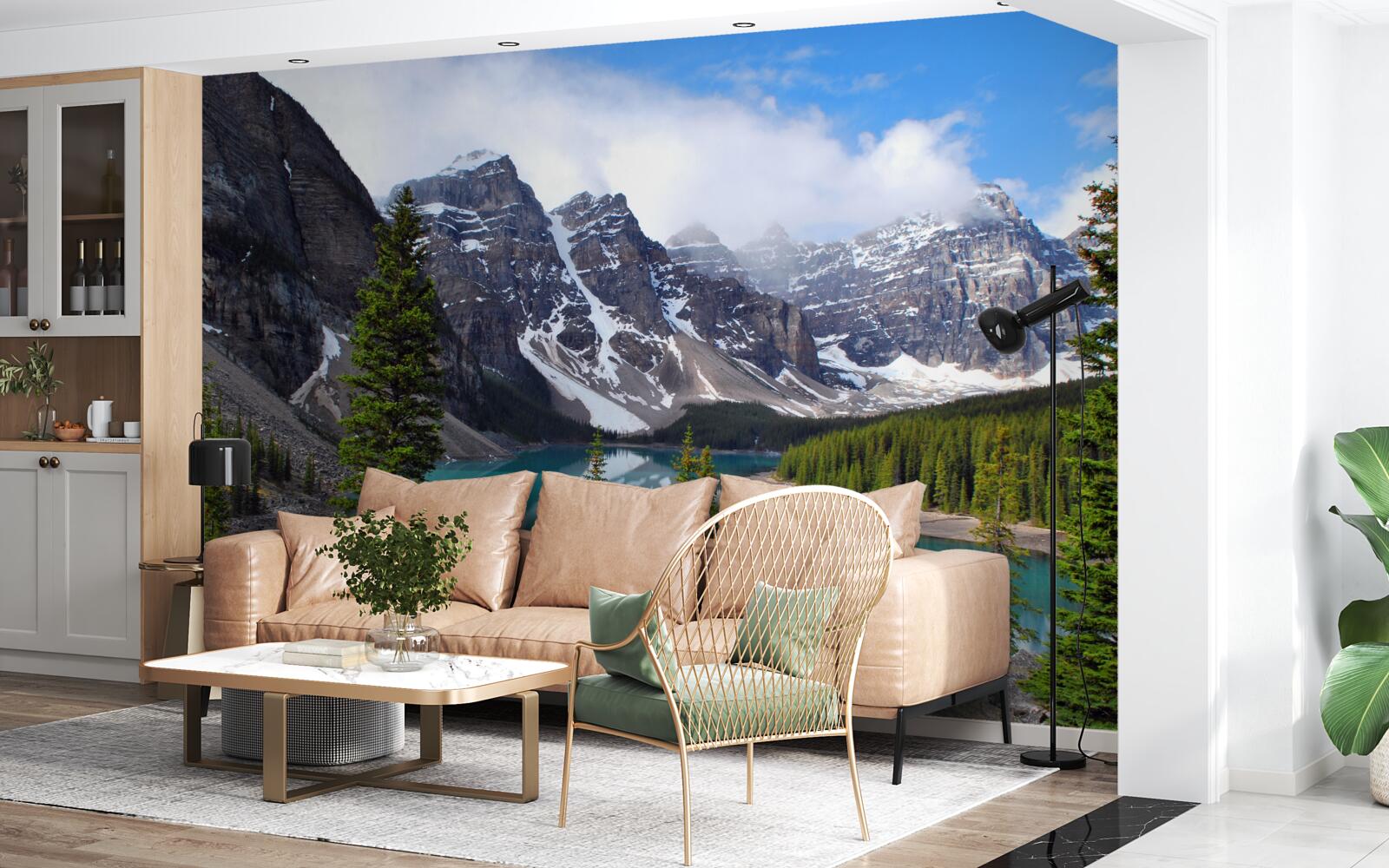 Fototapeta jazero s modrou vodou na úpätí vrcholkov hôr