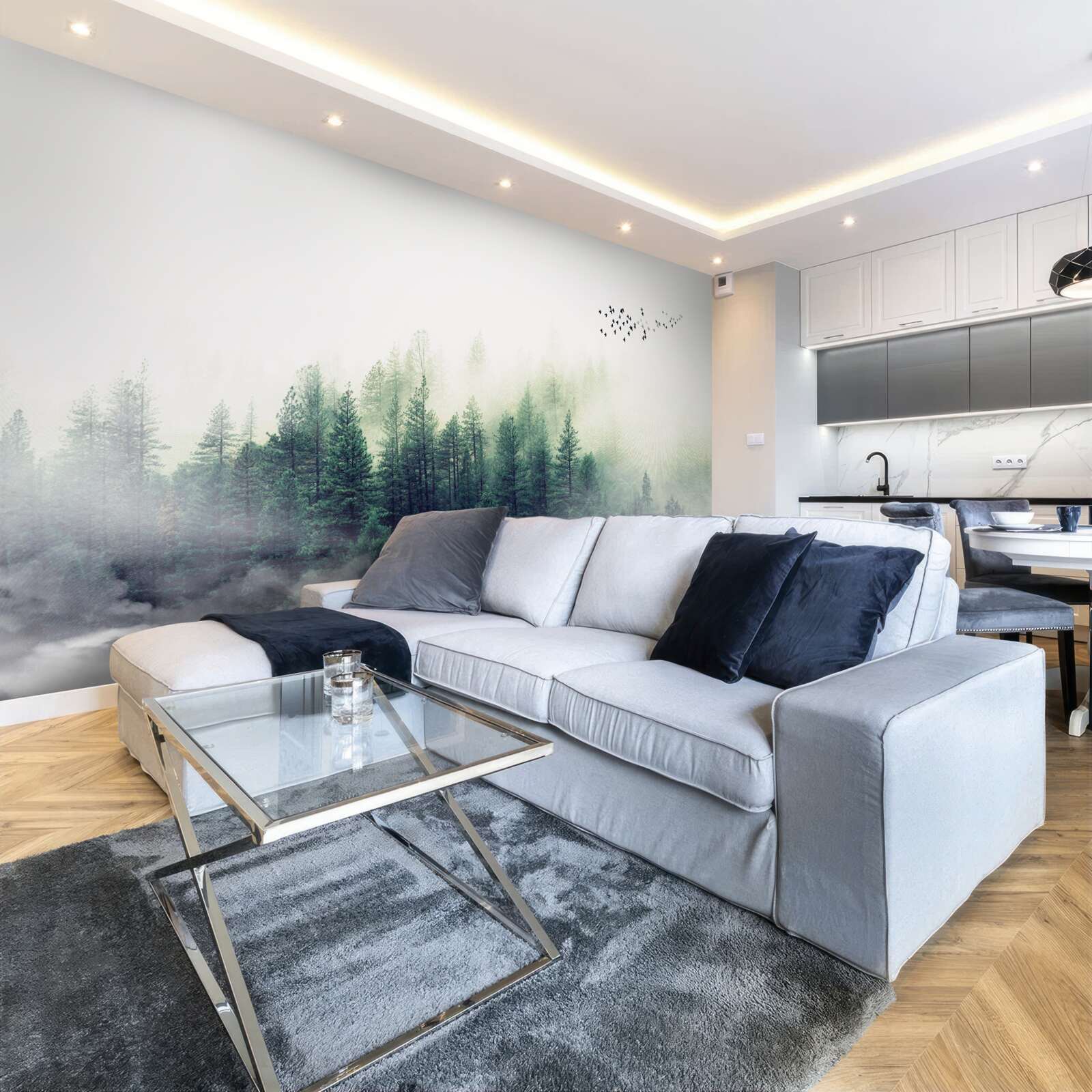 Fototapeta les pod vtákmi je pokrytý hmlou