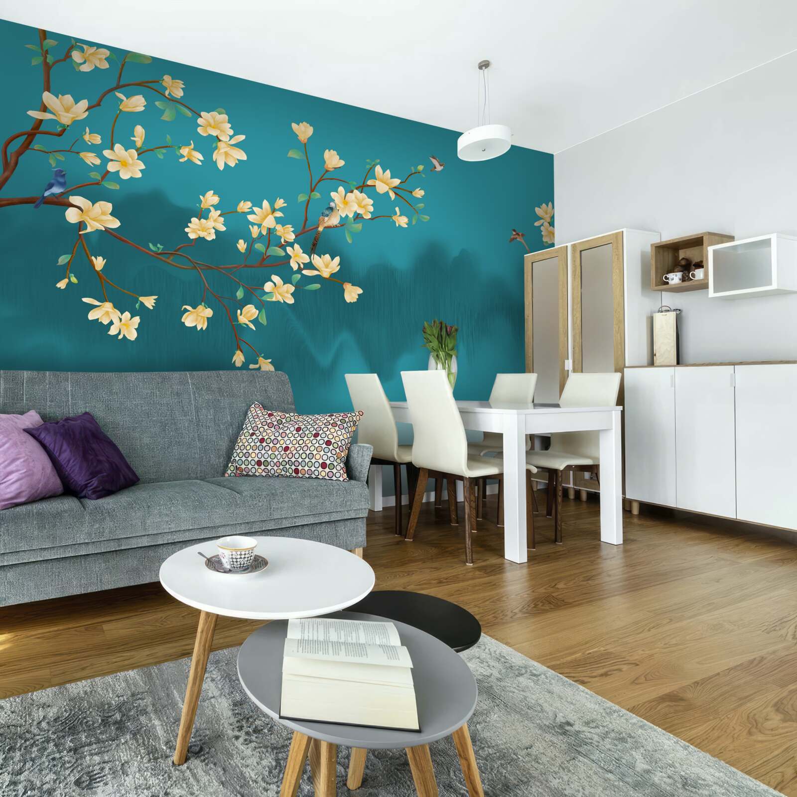 Fototapeta Žltá magnólia v plnom kvete nad mystickou hmlistou vodou