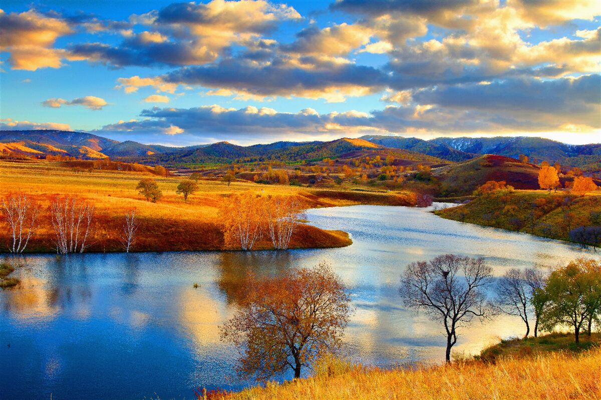 Fototapeta krajina s jazerom na jeseň