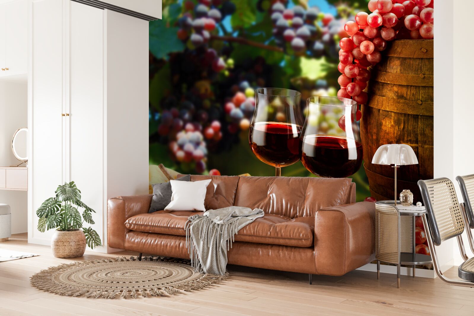 Fototapeta strapce hrozna tvoria pozadie pre poháre naplnené vínom