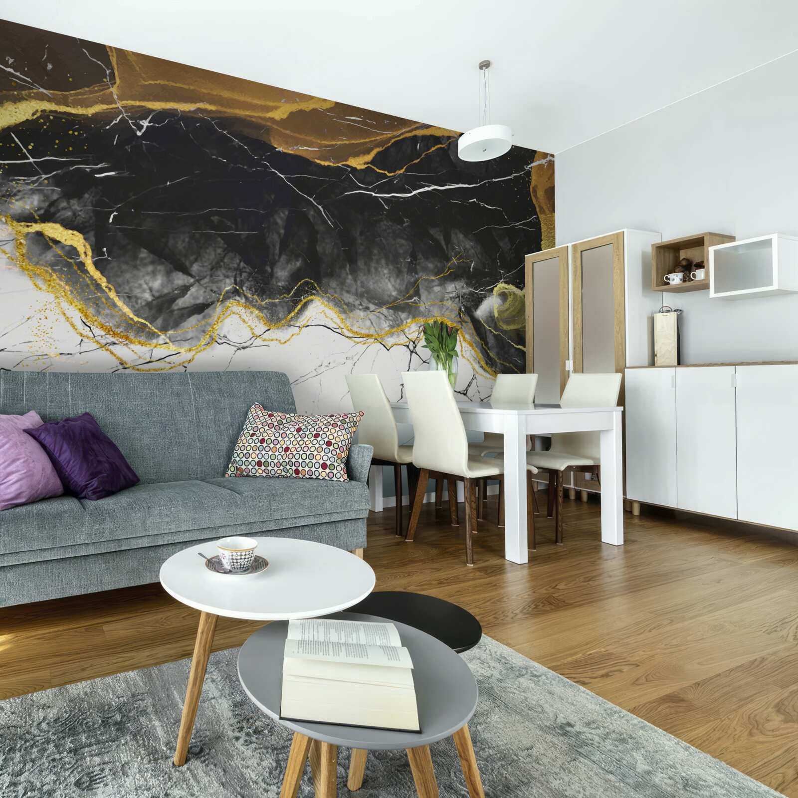 Fototapeta čierny a biely mramor so zlatými odtieňmi