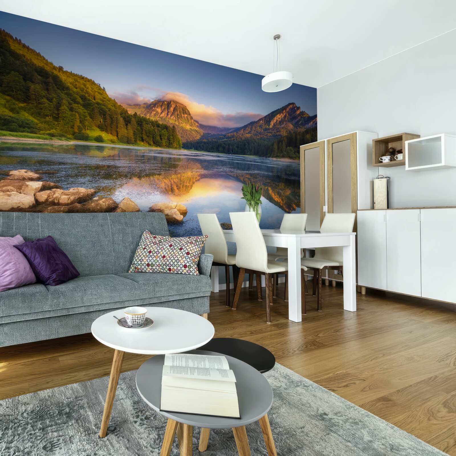 Fototapeta západ slnka nad pokojným horským jazerom