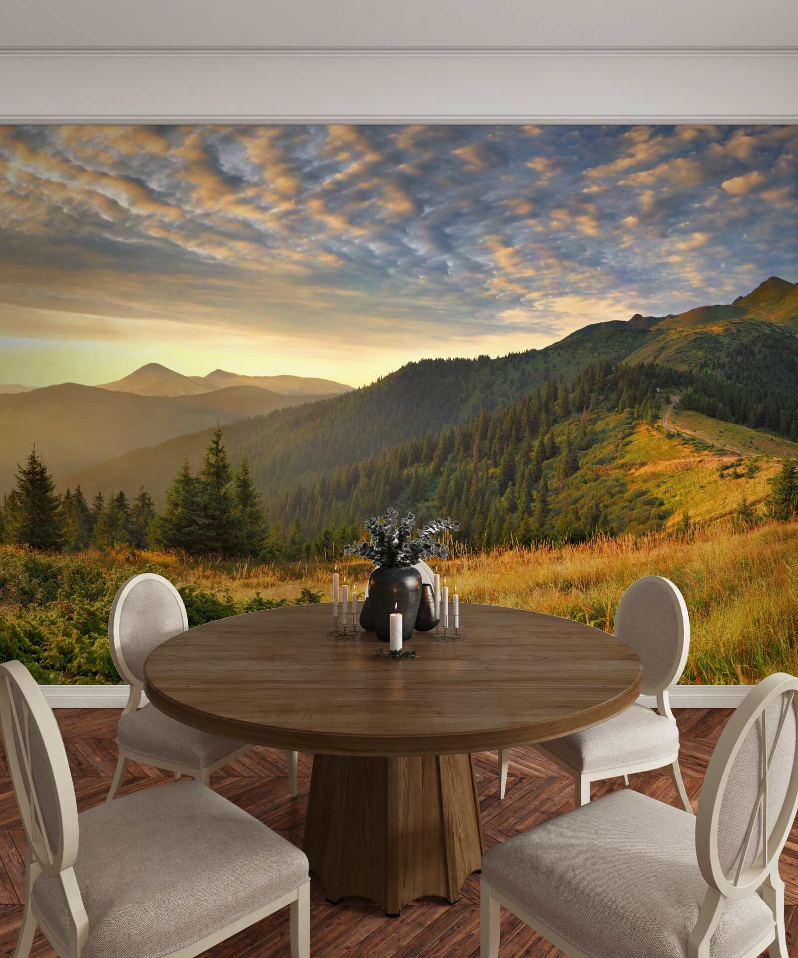 Fototapeta oblaky nad horami sú vymaľované teplými farbami západu slnka