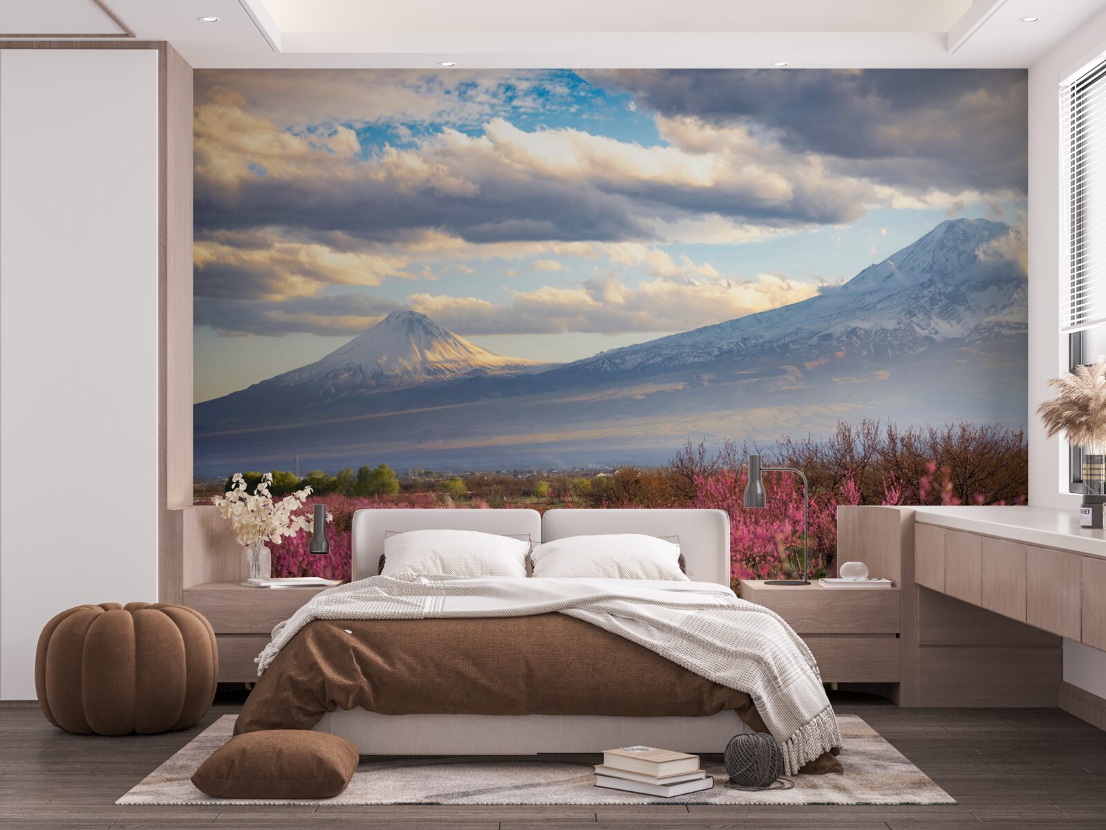 Fototapeta na úpätí hôr hrdo kvitnú čerešňové kvety