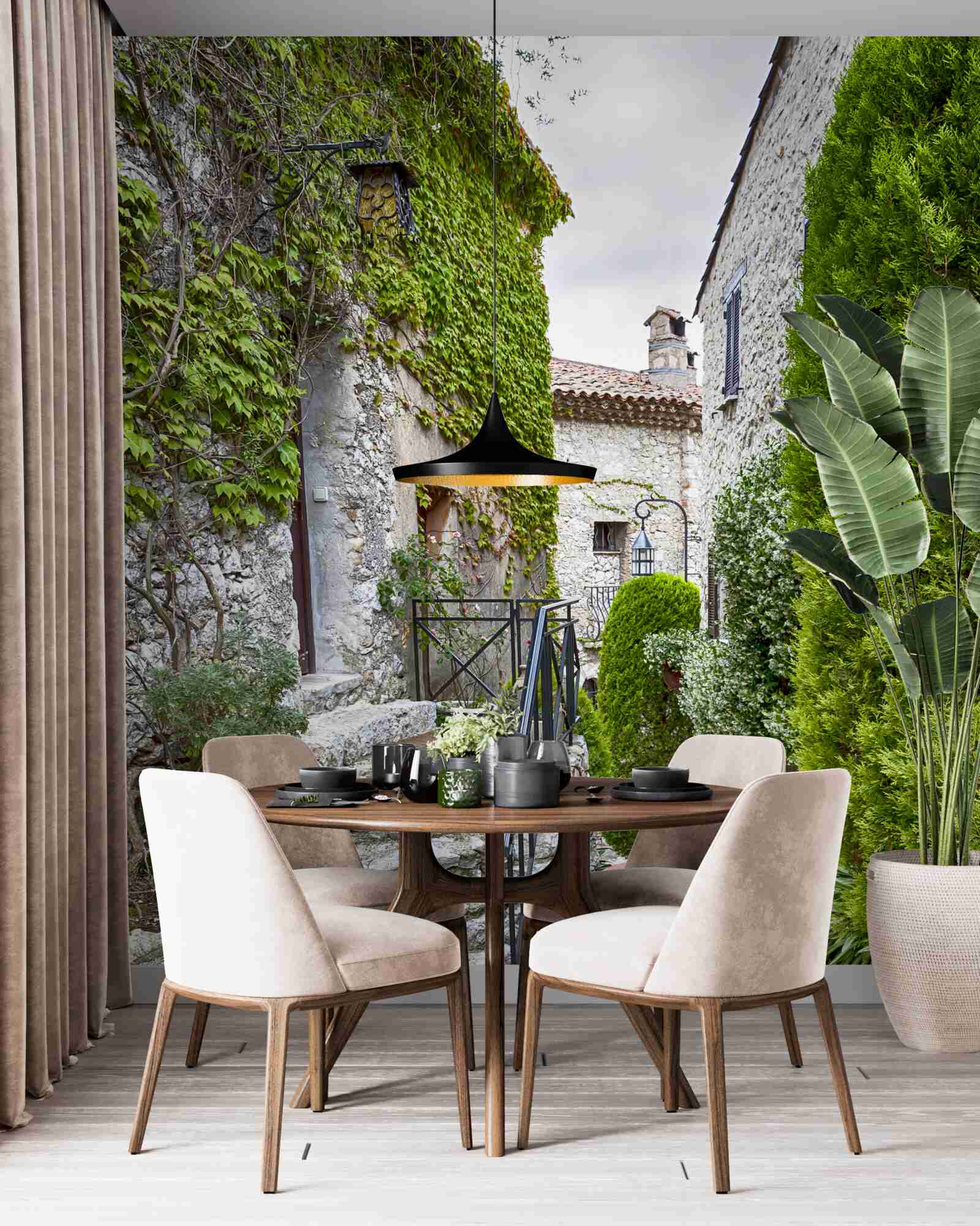 Fototapeta tiché zelené nádvorie v starobylom meste