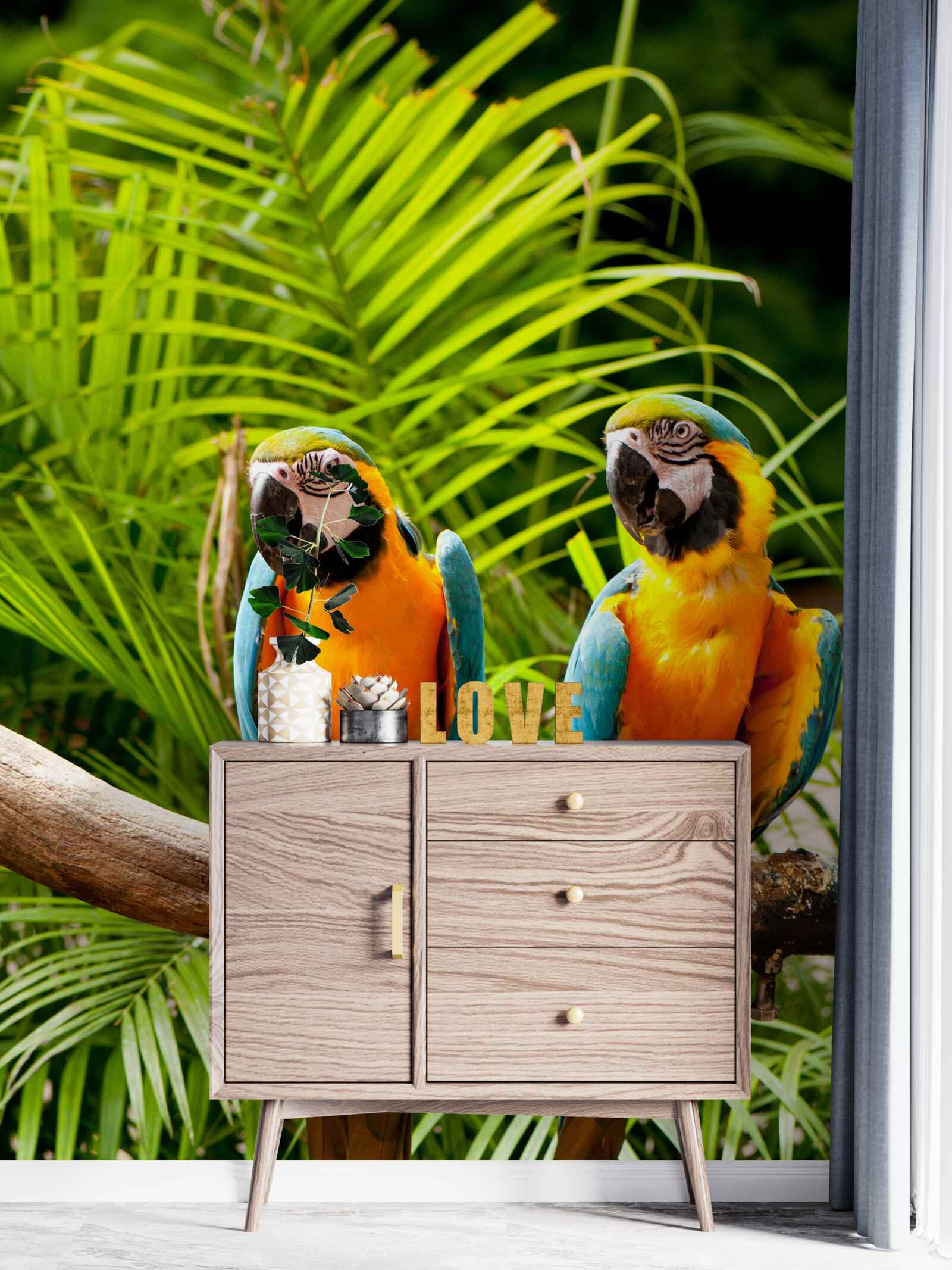 Fototapeta dva ary sedia na palmových vetvách