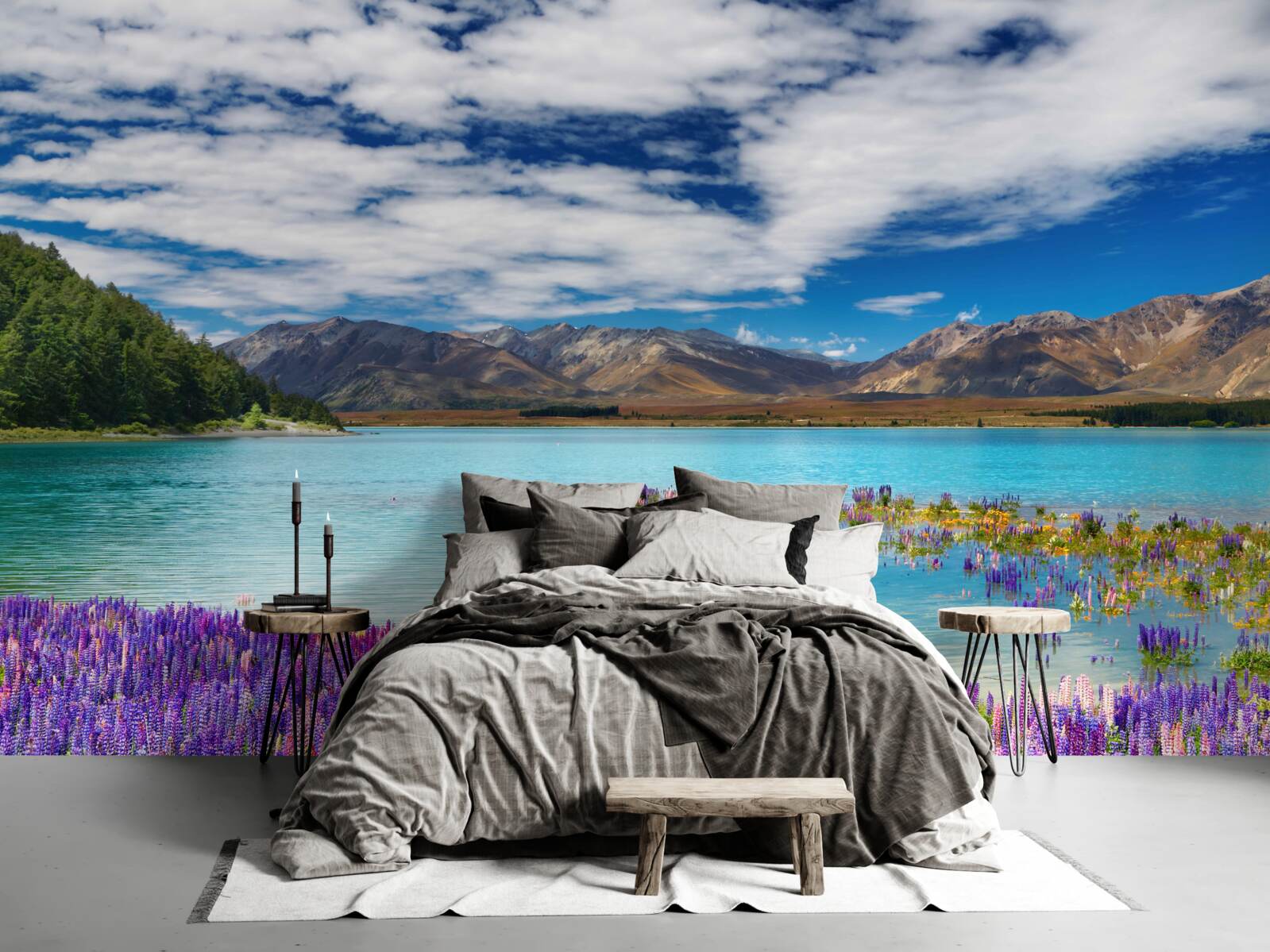 Fototapeta kvety sa odrážajú v krištáľovo čistej vode horského jazera