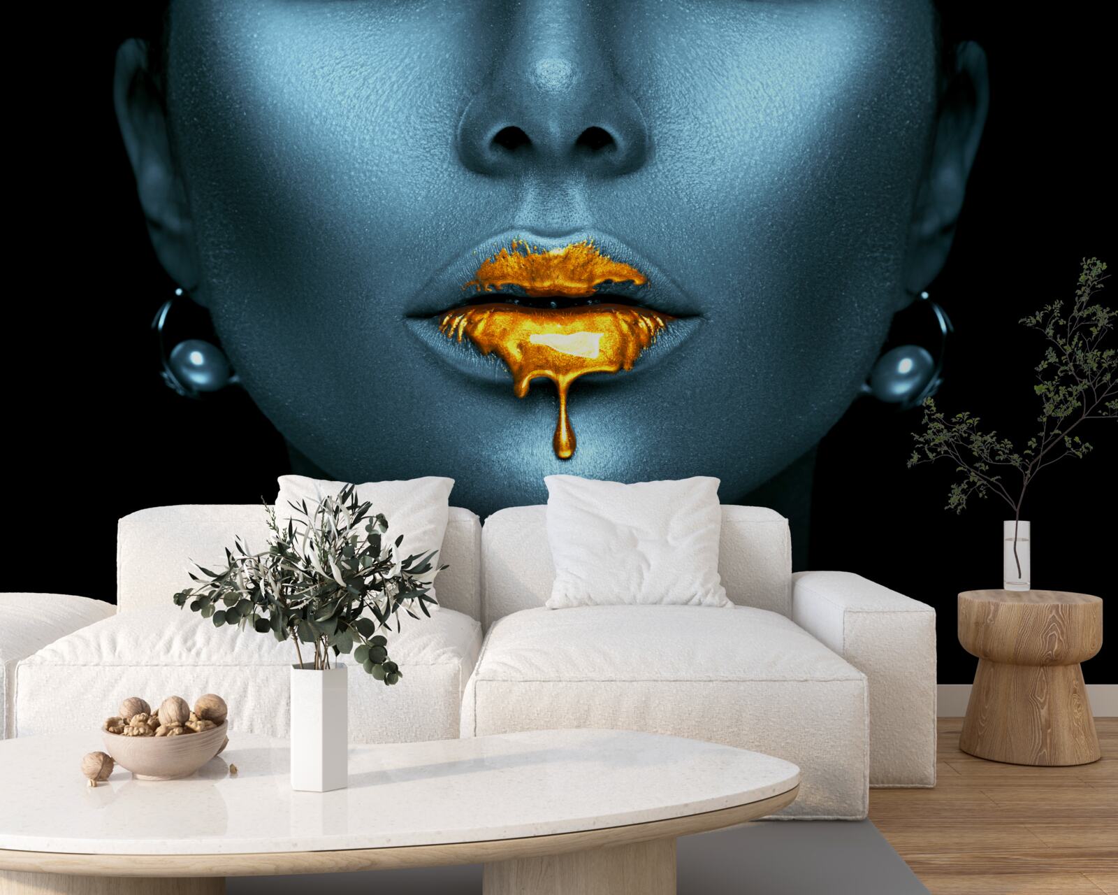 Fototapeta žena s perami pokrytými zlatou farbou