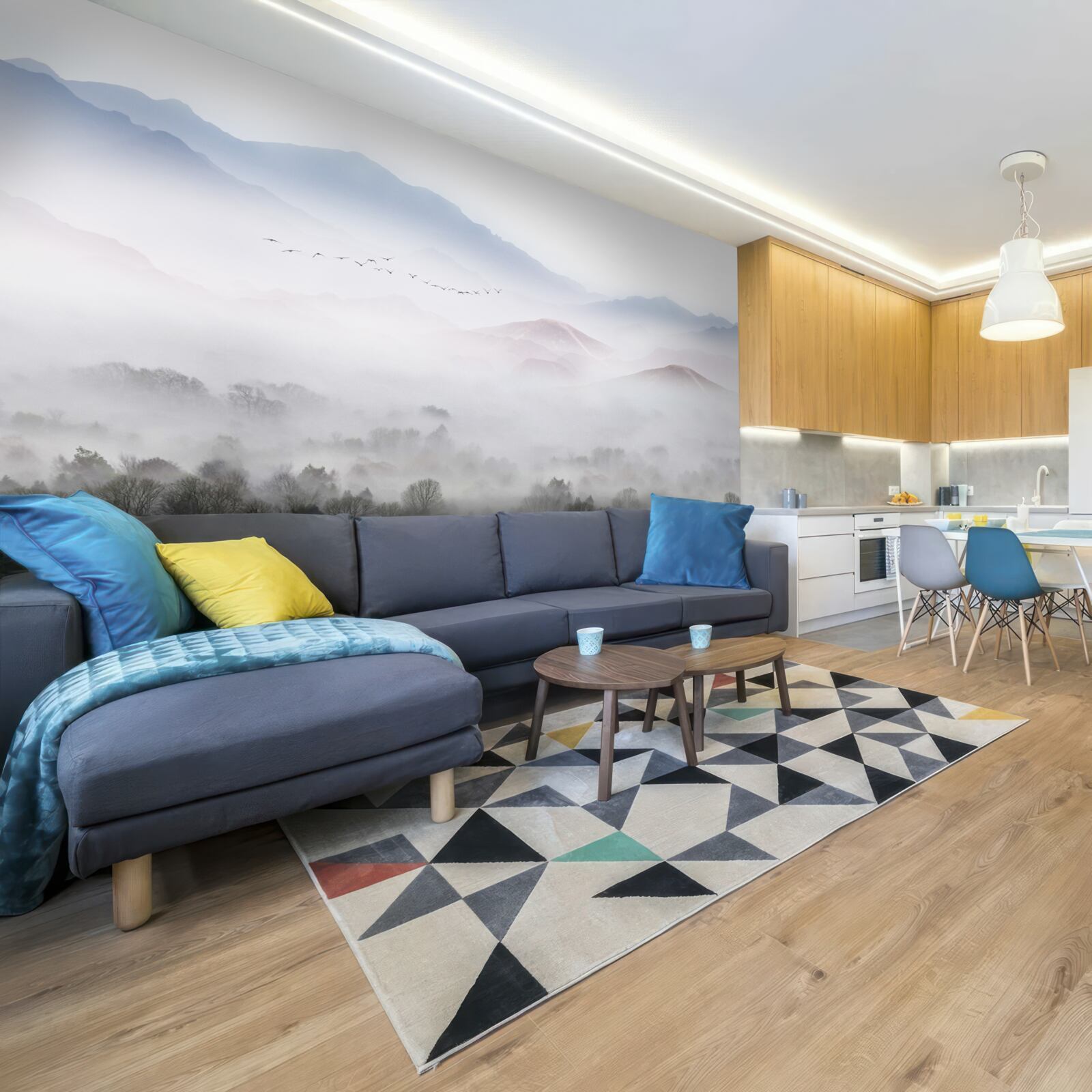 Fototapeta hustá chladná hmla pokrýva vrcholky hôr