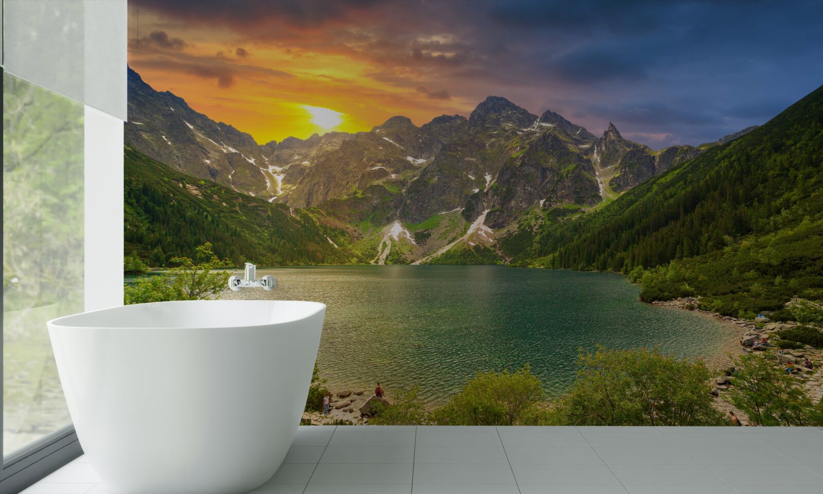 Fototapeta veľkolepý západ slnka za pohorím v blízkosti jazera