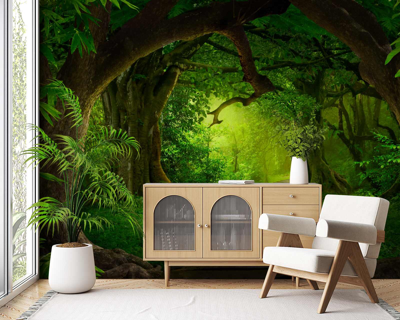 Fototapeta svetlá cesta medzi starými lesnými stromami