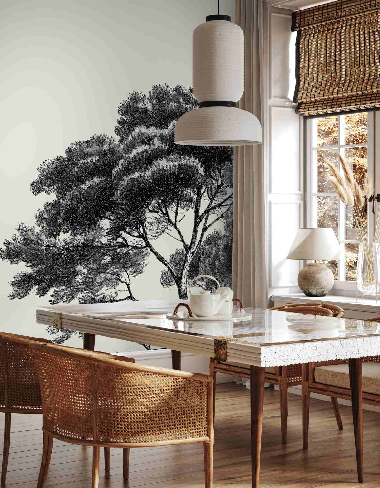 Fototapeta husto lemujúci veľký strom pokrytý lesom