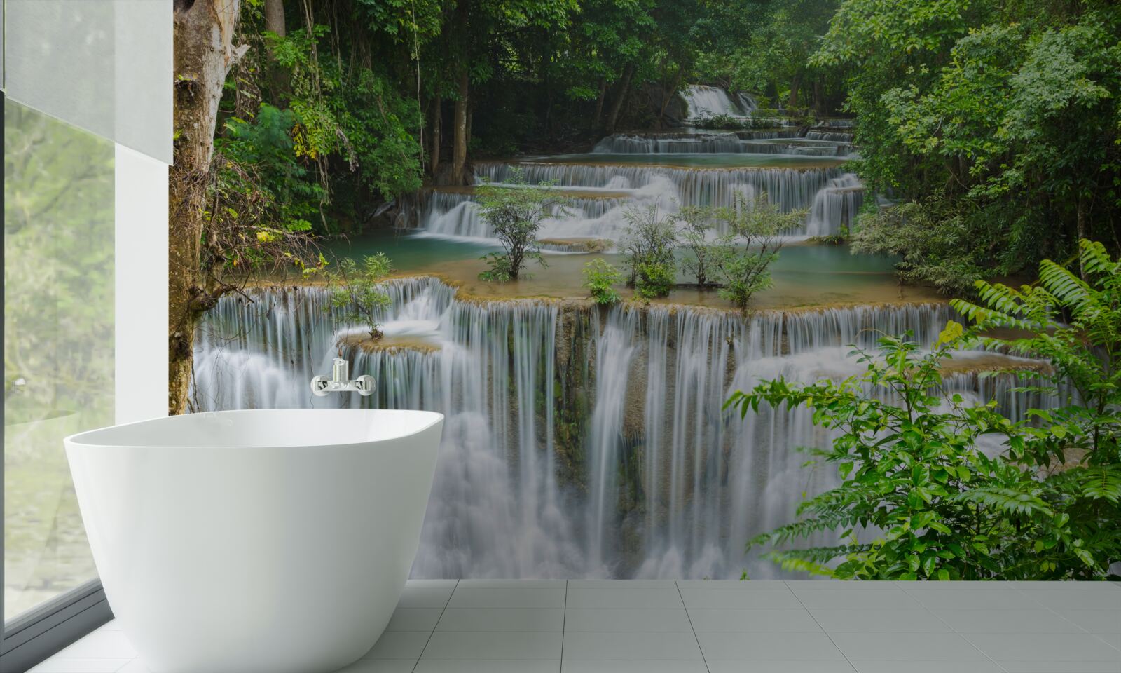 Fototapeta majestátny vodopád, z ktorého s ohlušujúcim hlukom rýchlo padá voda