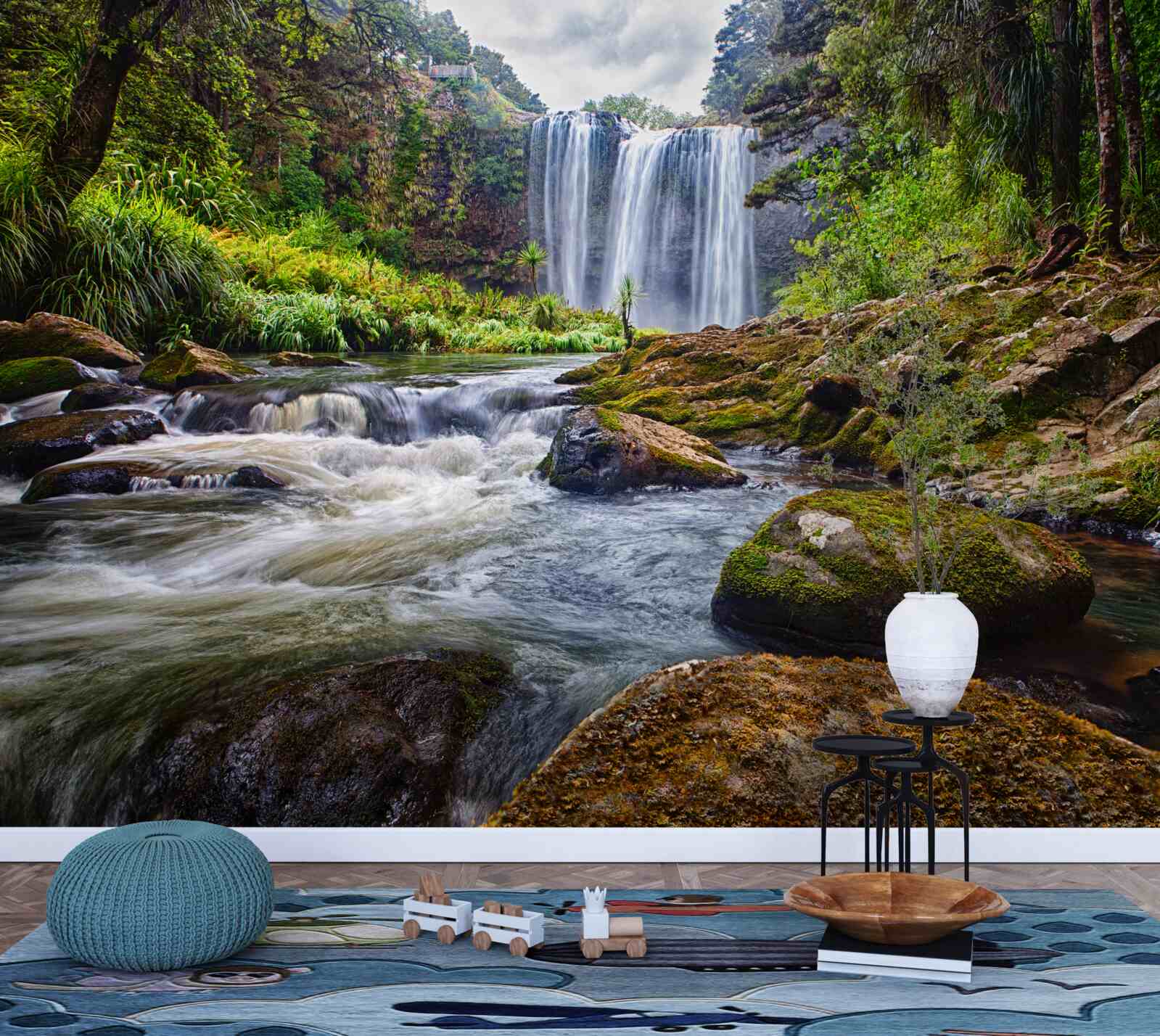 Fototapeta hlasný zvuk vodopádu padajúceho z vrcholu hory