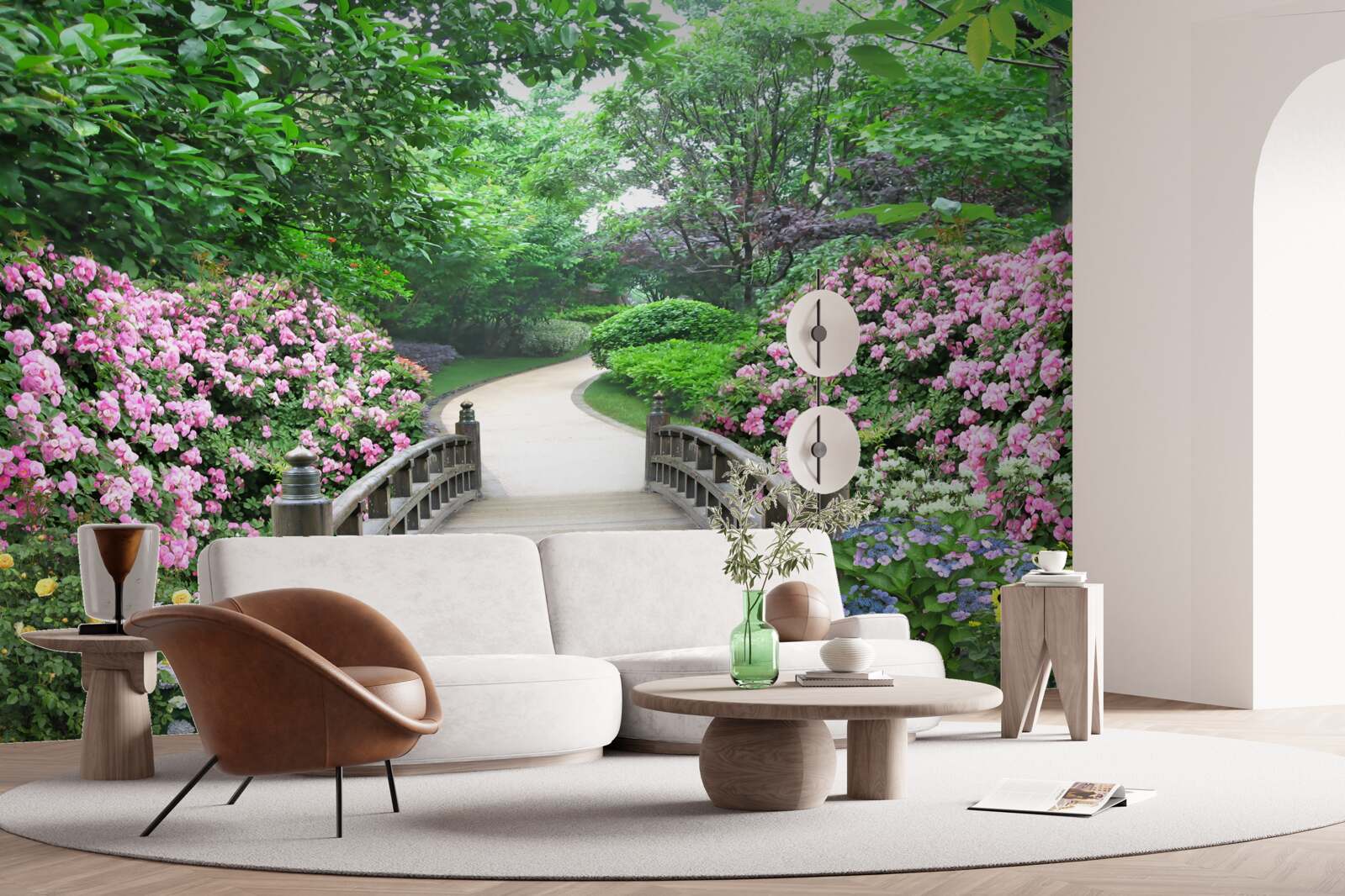 Fototapeta malebný drevený most, ktorý vedie cez kvitnúce zelené stromy