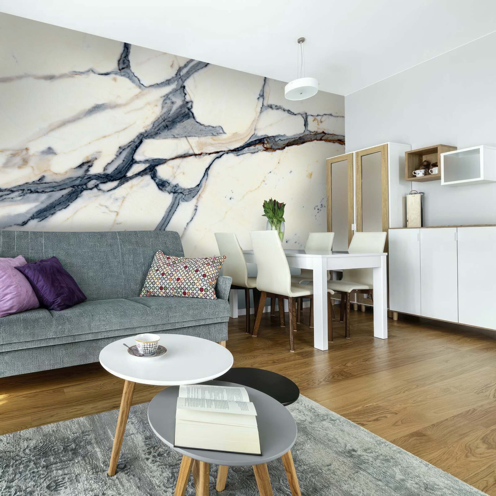 Fototapeta svetlý mramor s čiernymi nálevmi