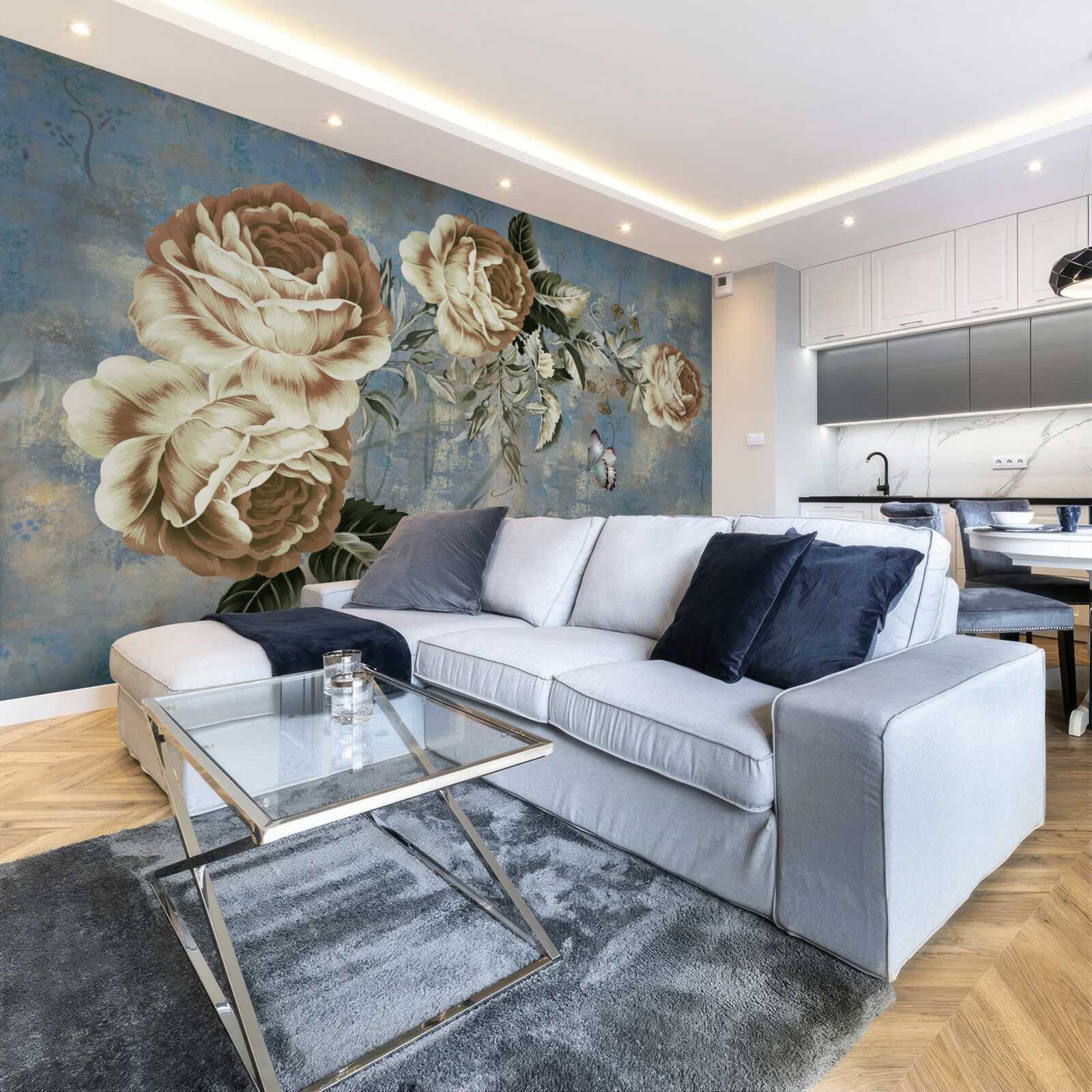 Fototapeta konár s jemnými krémovými kvietkami sa pokojne skláňal nad vodou