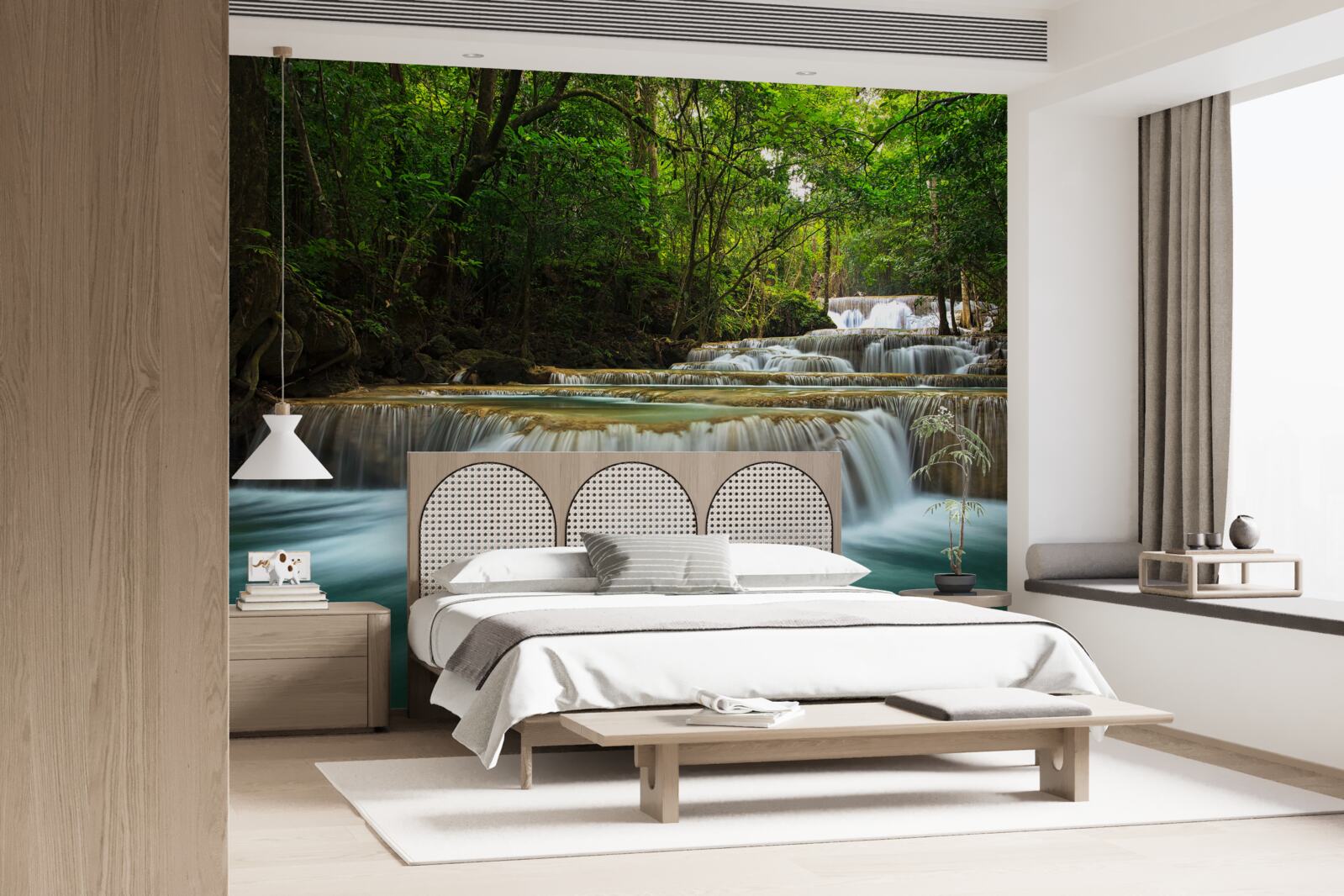 Fototapeta náhly prúd vody tečúci v hustom lese