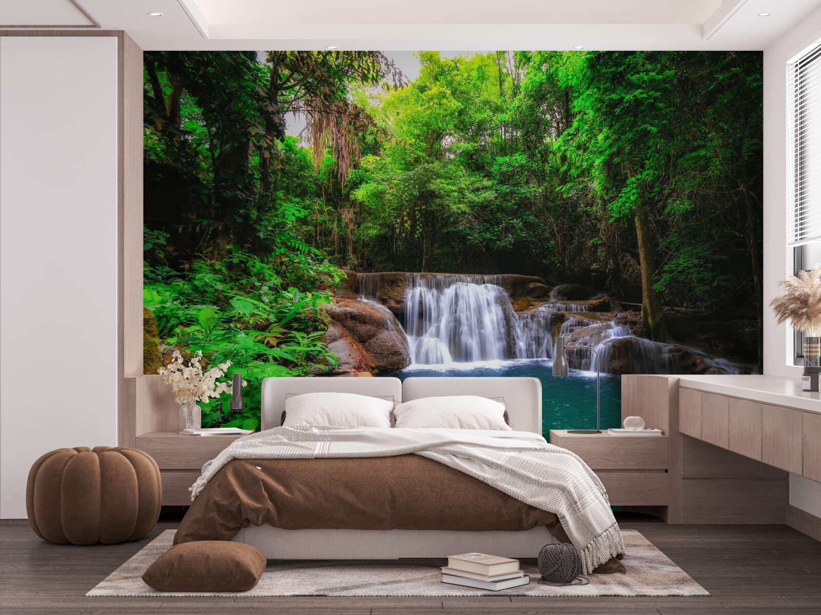 Fototapeta skrytá voda hlboko v zelenom lese