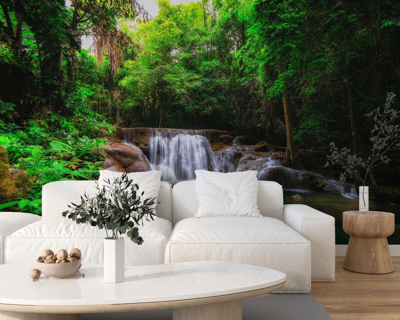 Fototapeta skrytá voda hlboko v zelenom lese