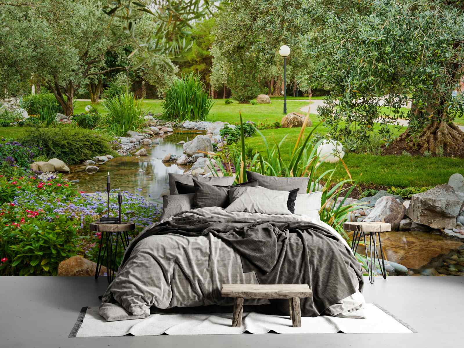 Fototapeta potok pretekajúci zelenou lúkou