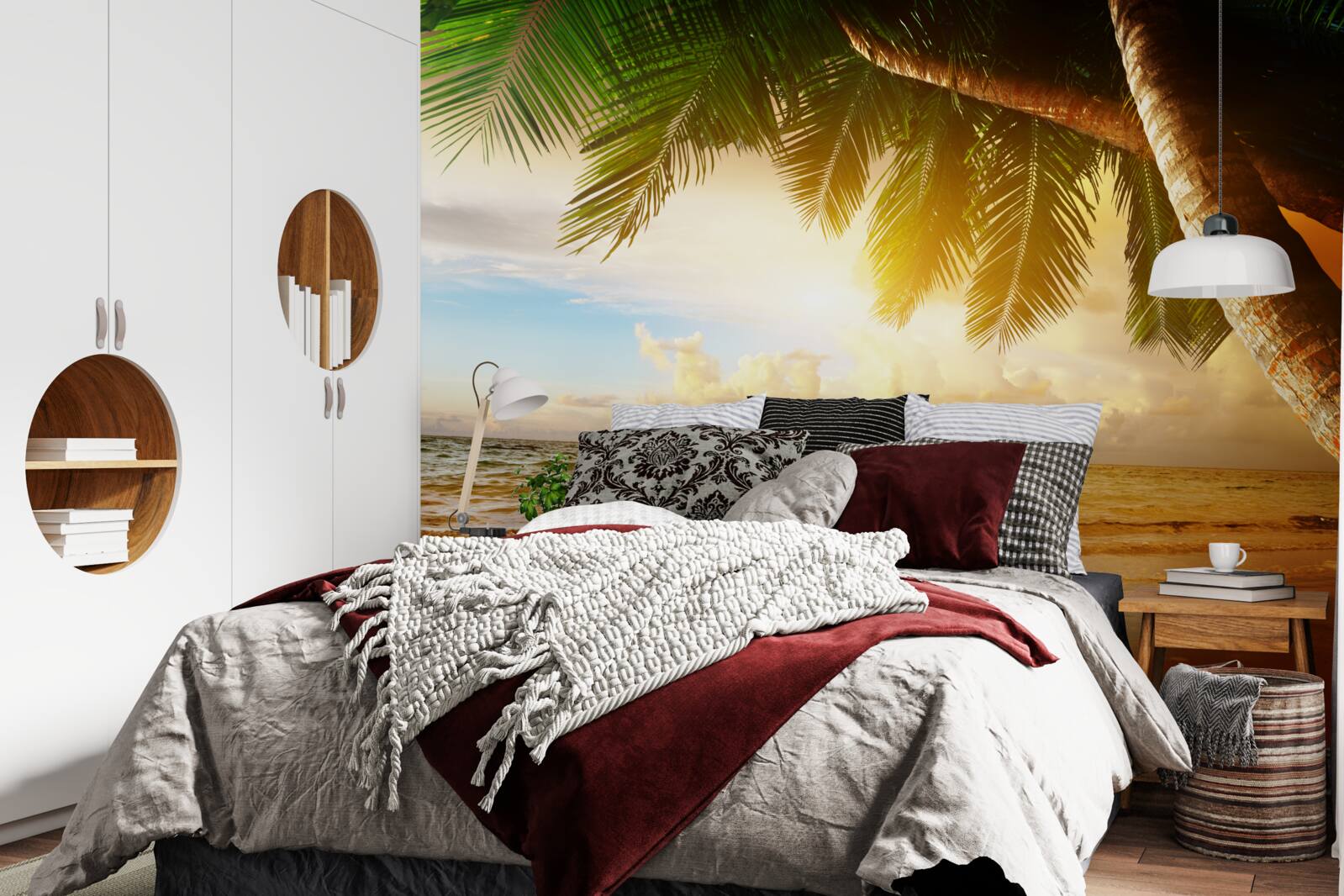 Fototapeta palma pri vode pri západe slnka v tropoch