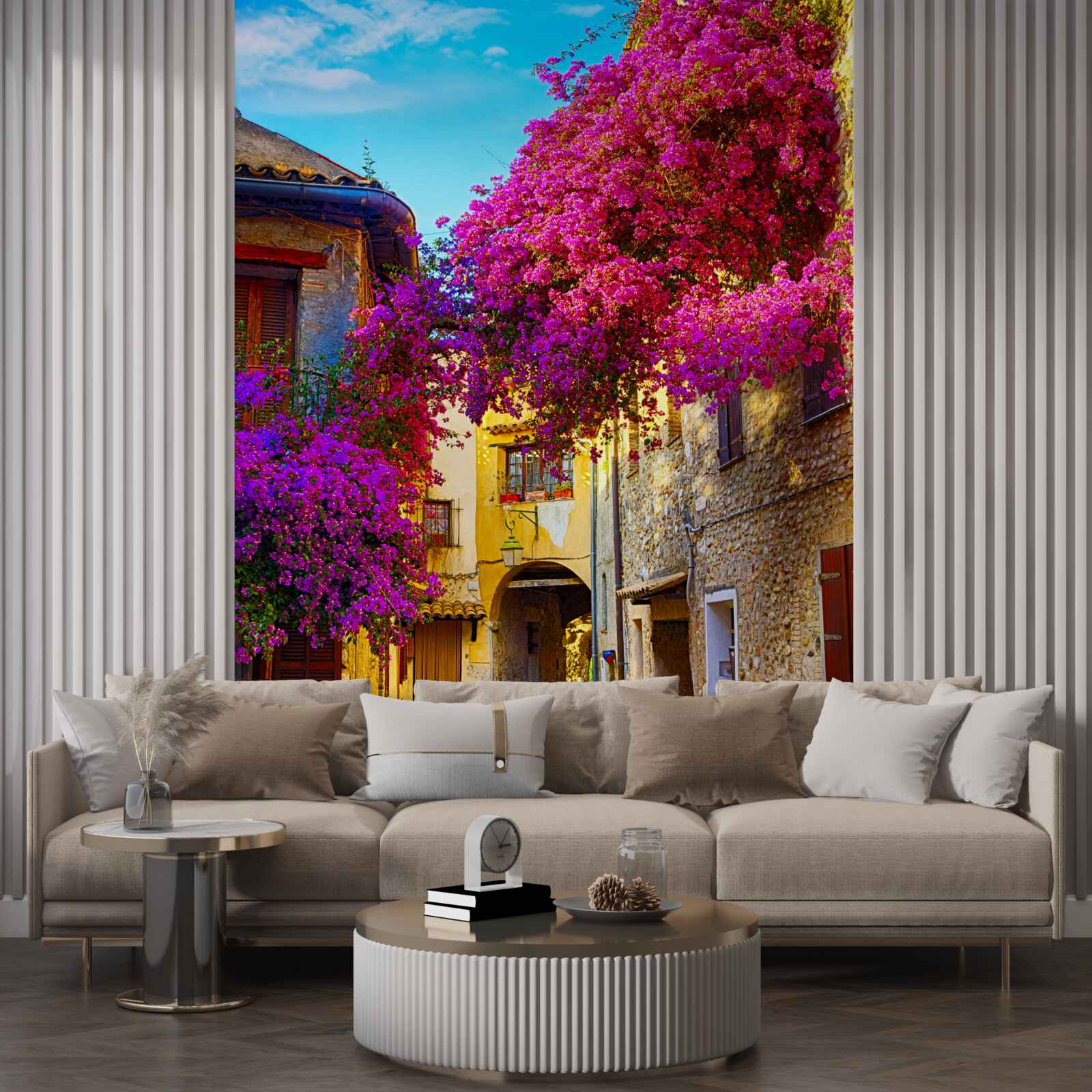 Fototapeta fialové kvety zdobia hradby starobylého mesta