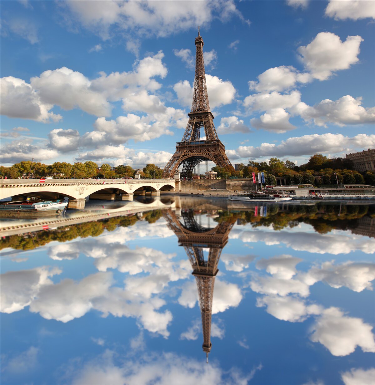 Fototapeta hneď Paríža v zrkadle