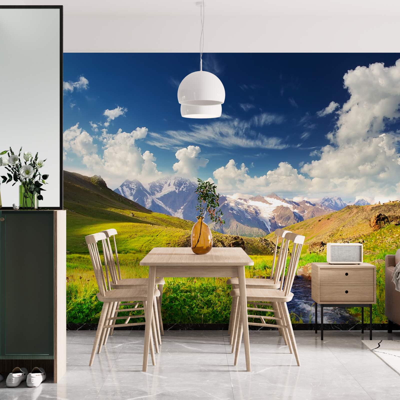 Fototapeta rieka v horách tečúca medzi lúkami