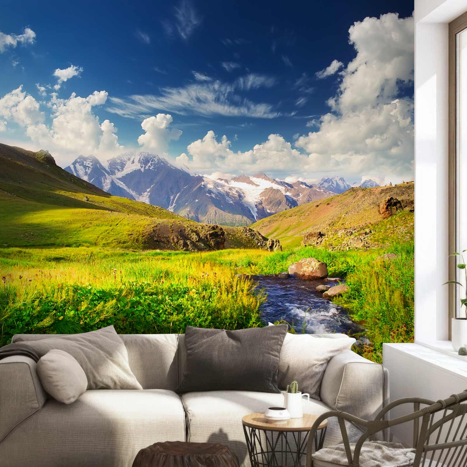 Fototapeta rieka v horách tečúca medzi lúkami