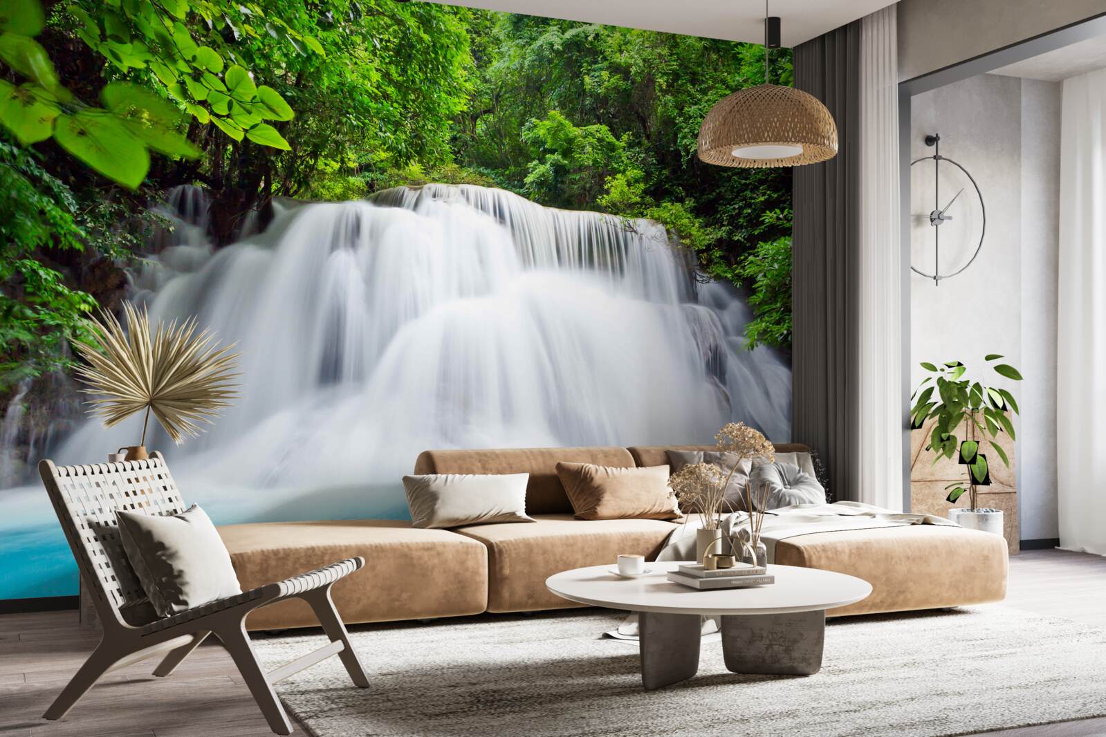 Fototapeta rýchlo padajúci vodopád upprostred lesa