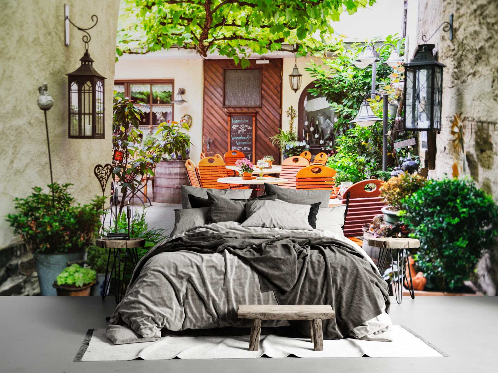 Fototapeta malá kaviareň so stolom v historickej časti mesta